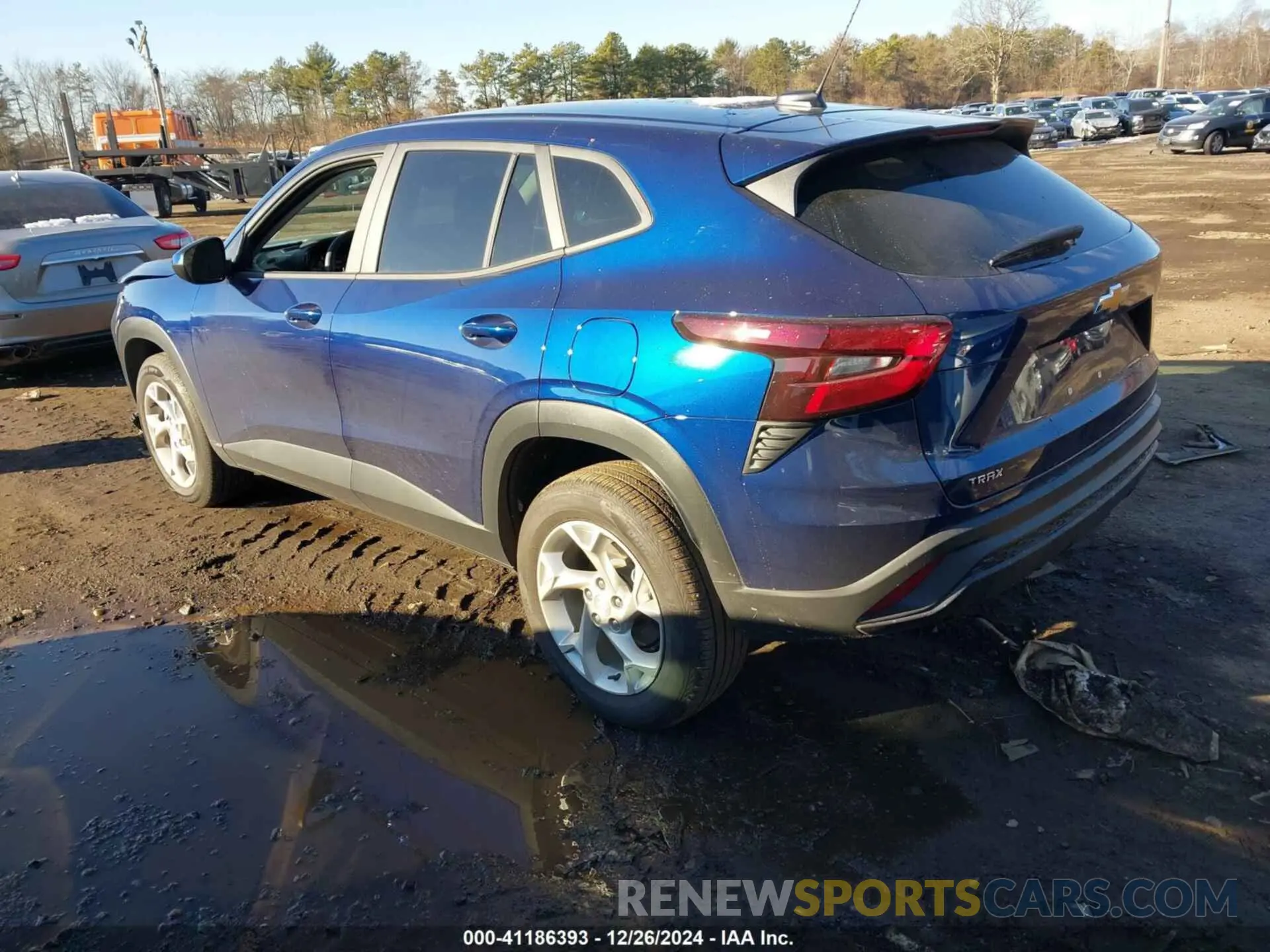 3 Фотография поврежденного автомобиля KL77LFE24RC213903 CHEVROLET TRAX 2024
