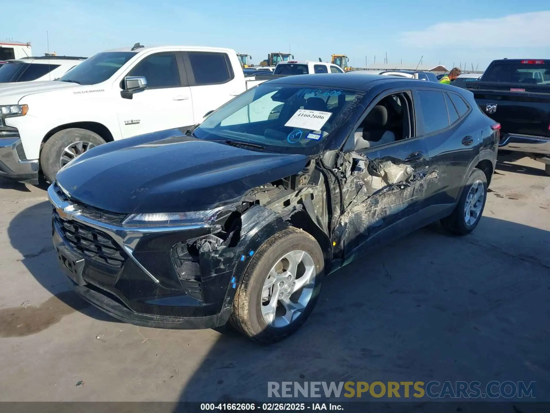 2 Photograph of a damaged car KL77LFE25RC019719 CHEVROLET TRAX 2024