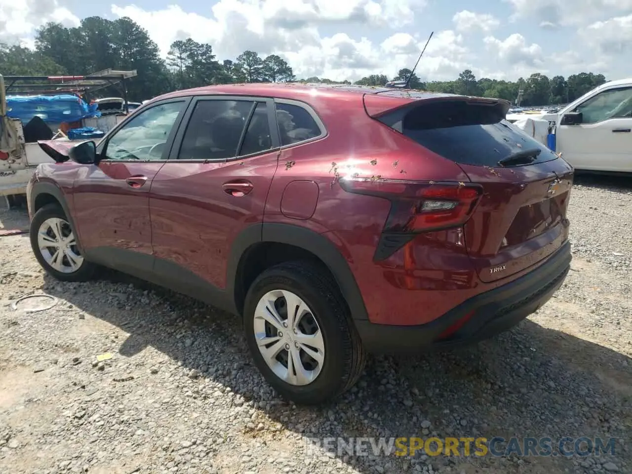 2 Фотография поврежденного автомобиля KL77LFE25RC077250 CHEVROLET TRAX 2024