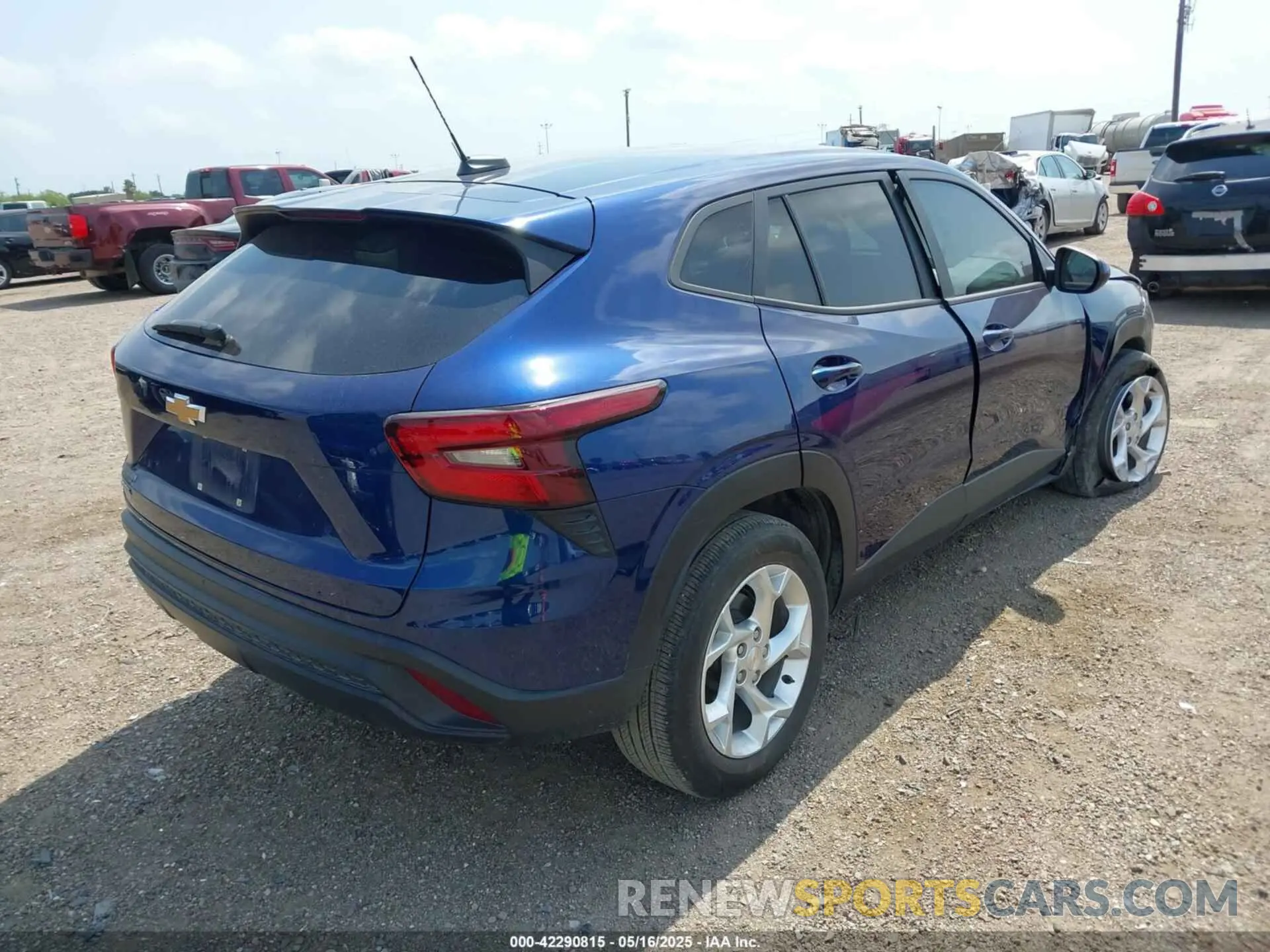 4 Фотография поврежденного автомобиля KL77LFE25RC166283 CHEVROLET TRAX 2024
