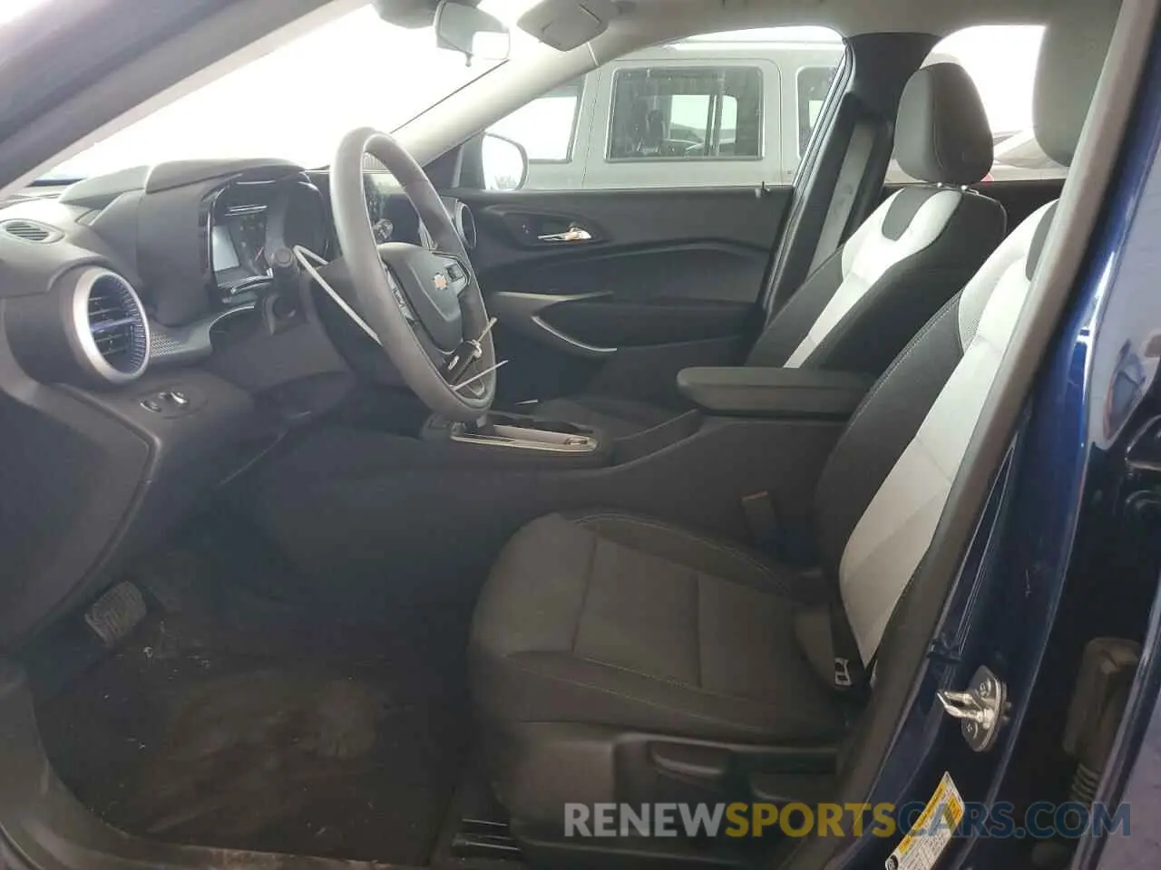 7 Photograph of a damaged car KL77LFE25RC213490 CHEVROLET TRAX 2024