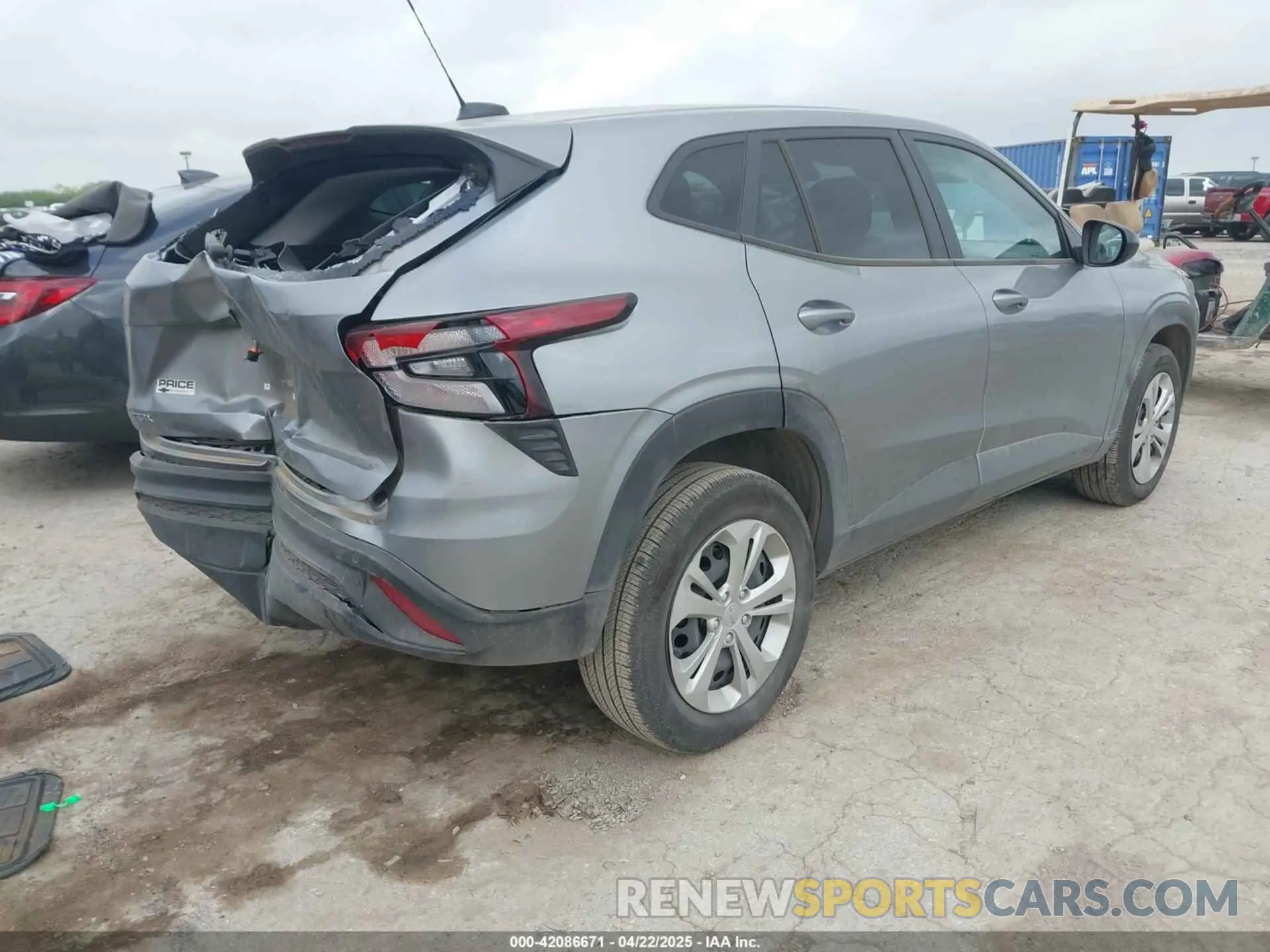 4 Photograph of a damaged car KL77LFE26RC144292 CHEVROLET TRAX 2024