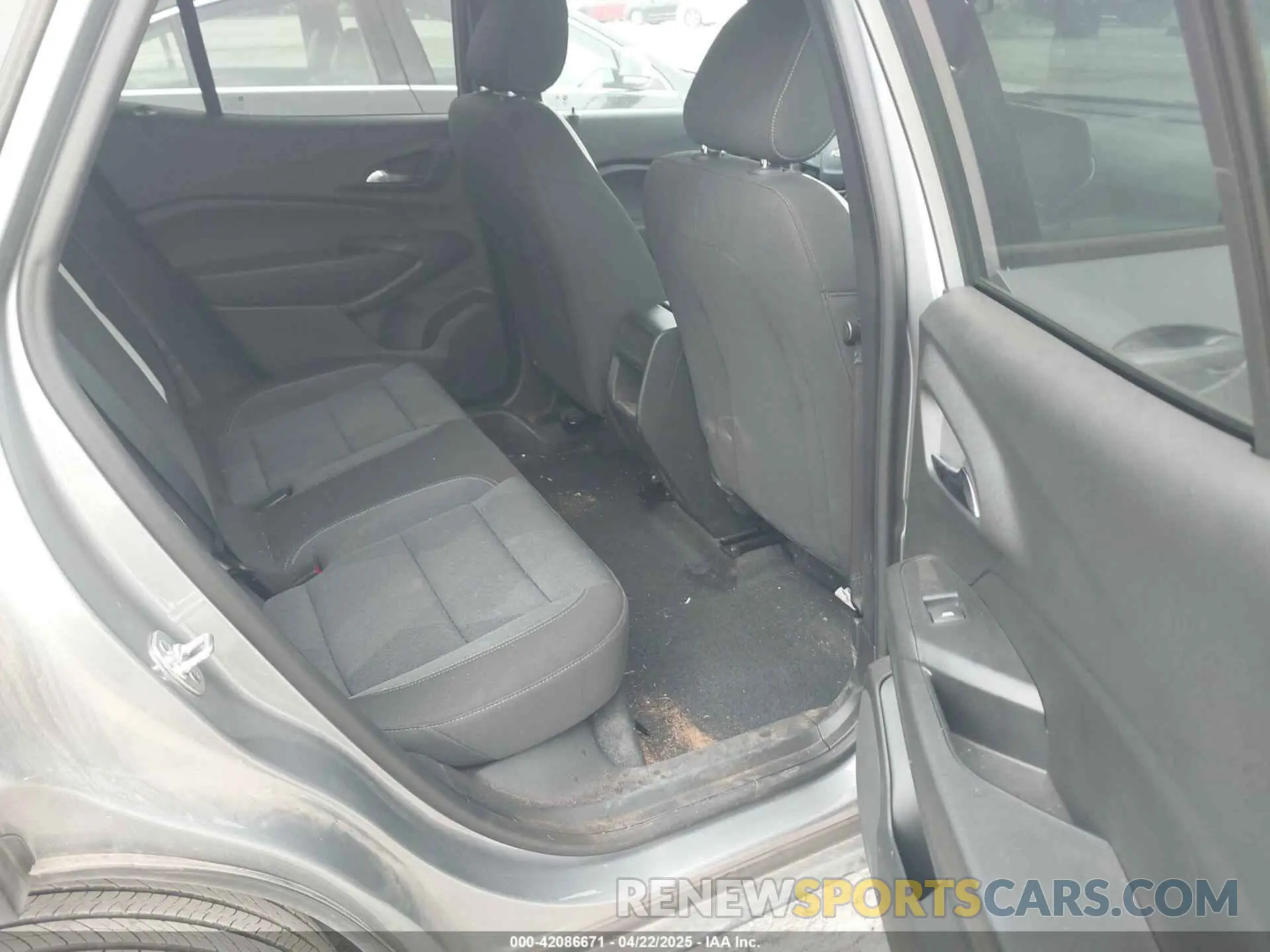 8 Photograph of a damaged car KL77LFE26RC144292 CHEVROLET TRAX 2024