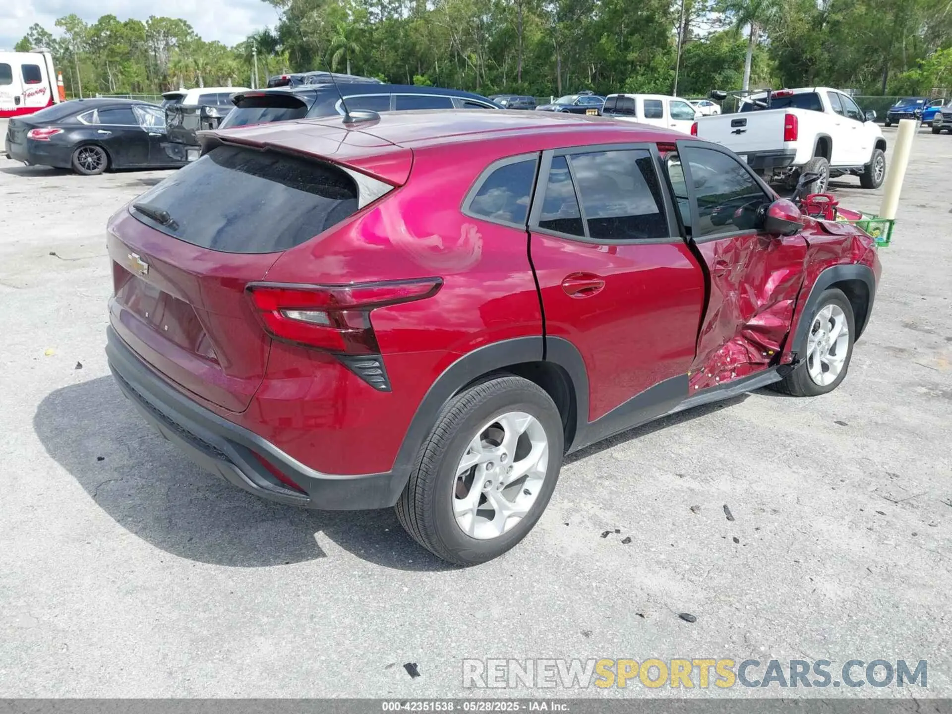 4 Photograph of a damaged car KL77LFE27RC082451 CHEVROLET TRAX 2024