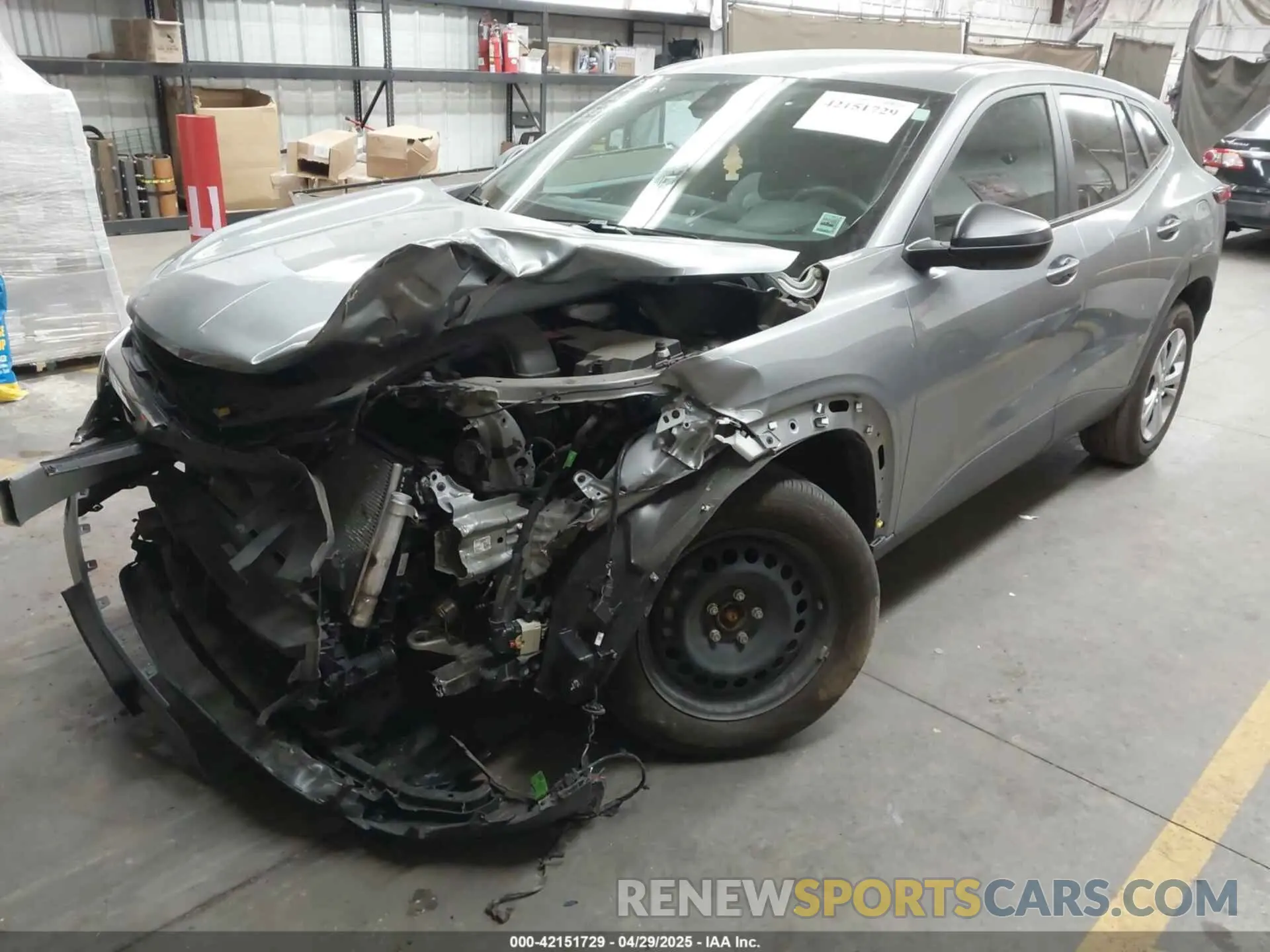 2 Фотография поврежденного автомобиля KL77LFE27RC245700 CHEVROLET TRAX 2024