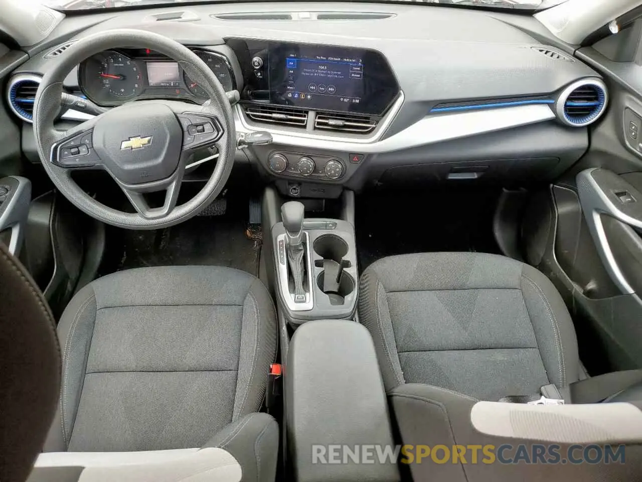 8 Photograph of a damaged car KL77LFE28RC213483 CHEVROLET TRAX 2024