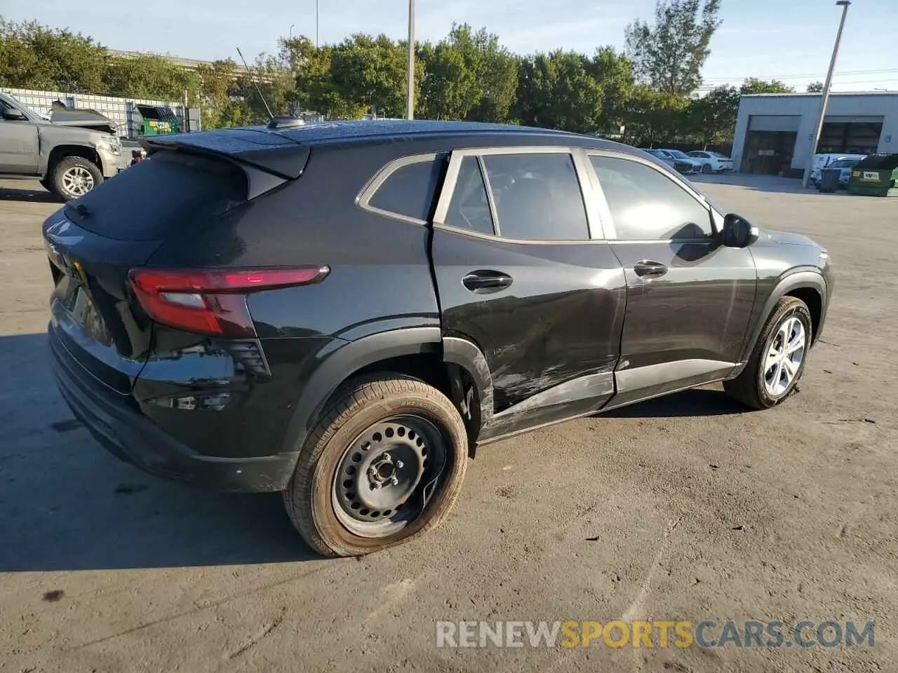 3 Фотография поврежденного автомобиля KL77LFE29RC040203 CHEVROLET TRAX 2024