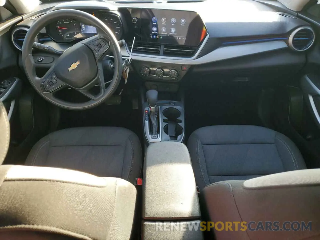8 Фотография поврежденного автомобиля KL77LFE29RC040203 CHEVROLET TRAX 2024