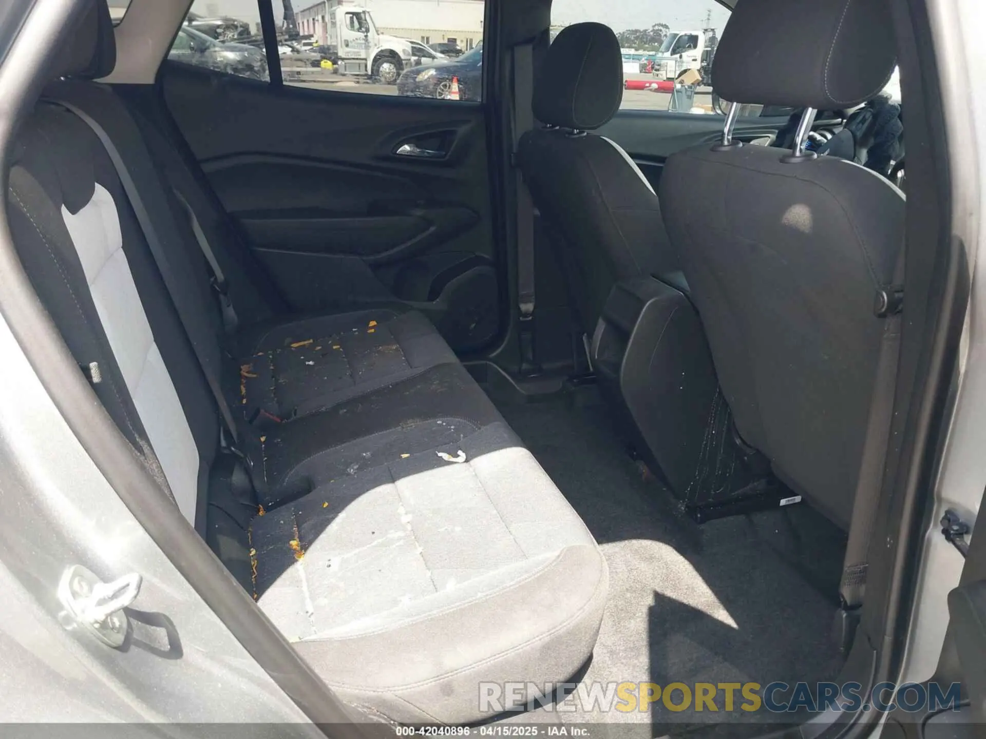 8 Photograph of a damaged car KL77LFE29RC045935 CHEVROLET TRAX 2024
