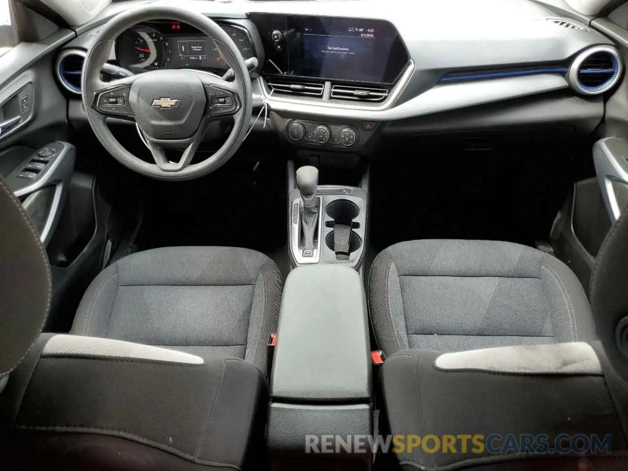 8 Photograph of a damaged car KL77LFE29RC105938 CHEVROLET TRAX 2024