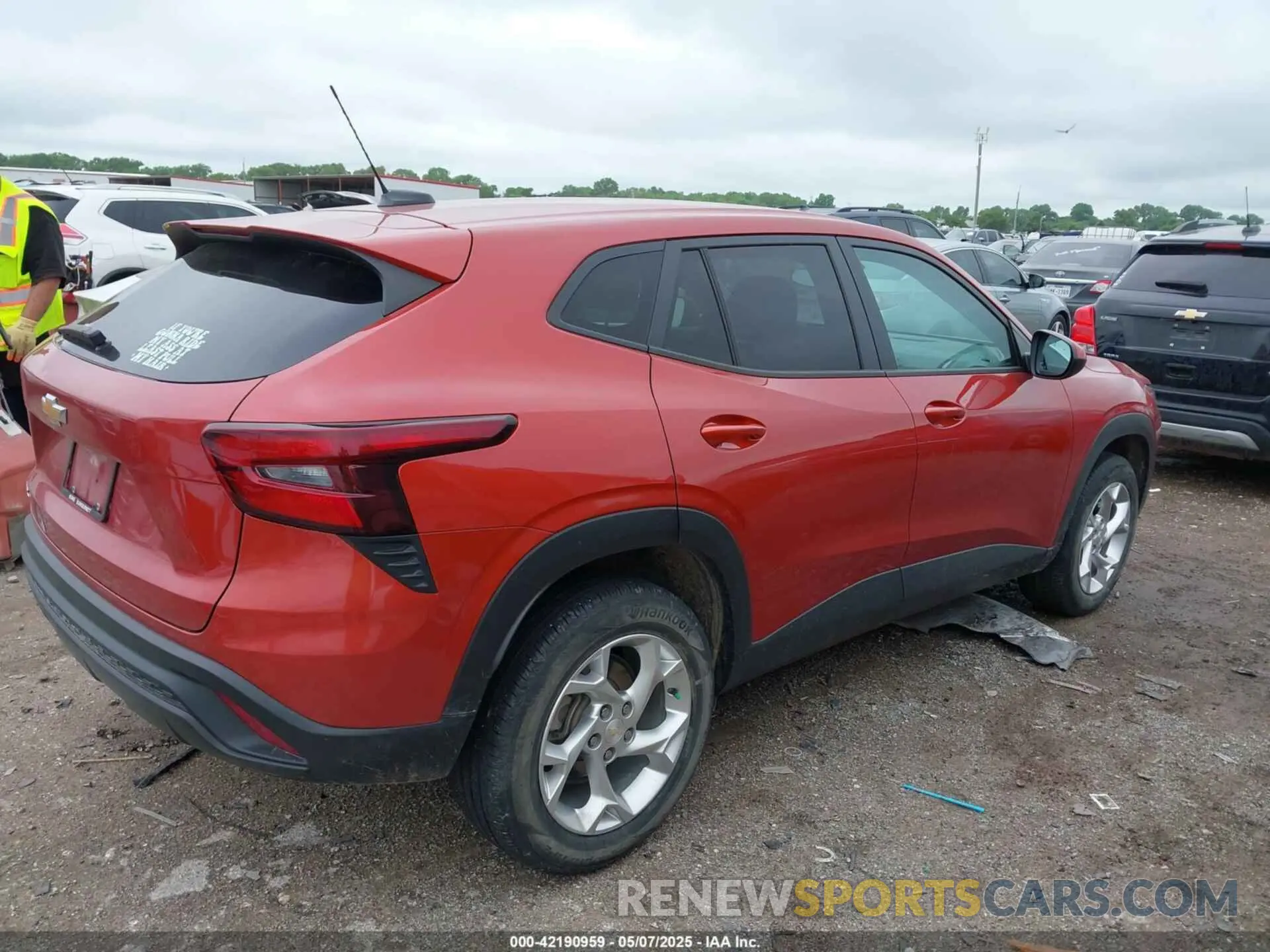 4 Photograph of a damaged car KL77LFE2XRC001765 CHEVROLET TRAX 2024