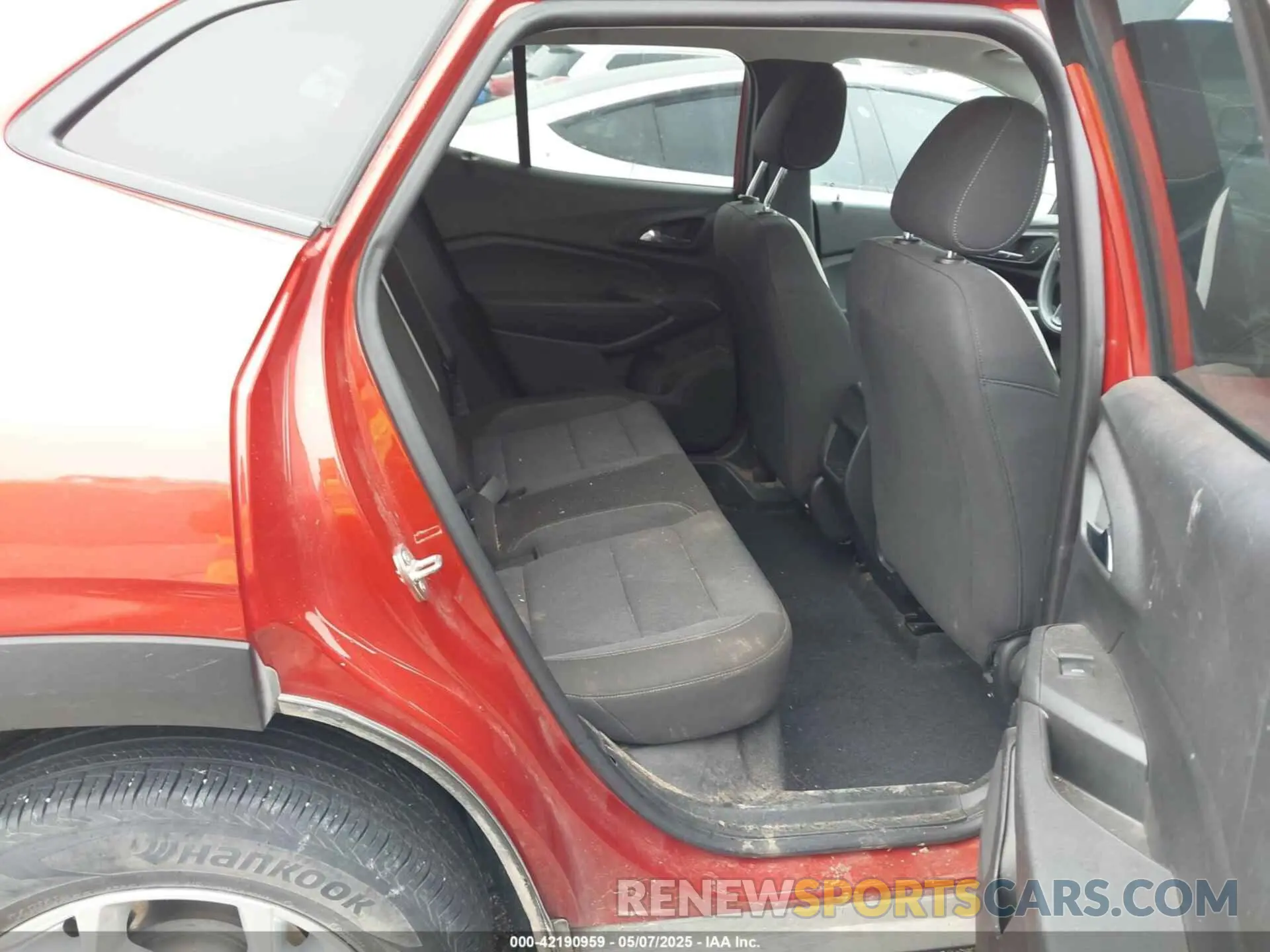 8 Photograph of a damaged car KL77LFE2XRC001765 CHEVROLET TRAX 2024