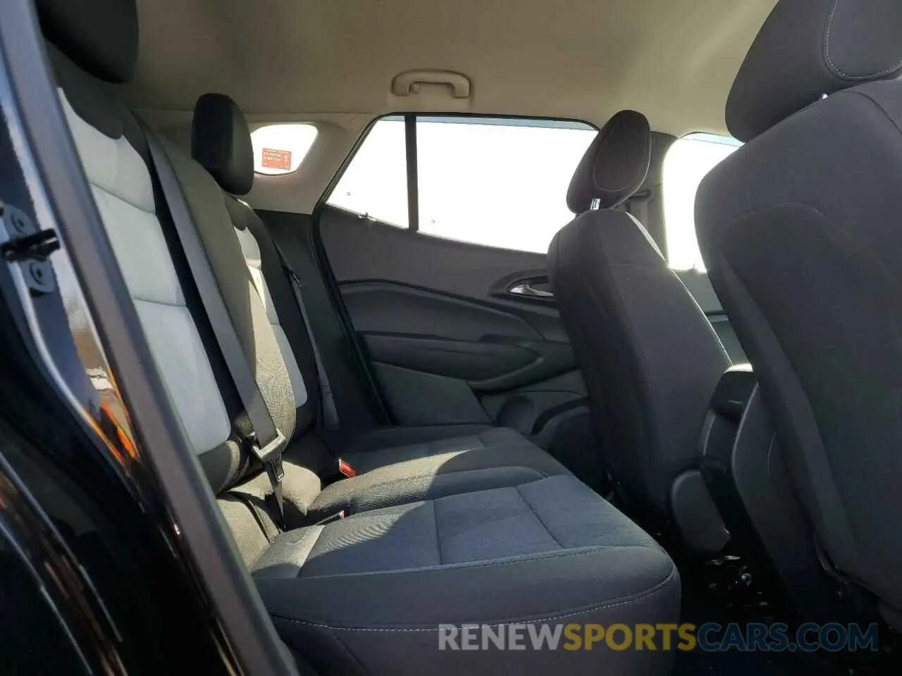 11 Фотография поврежденного автомобиля KL77LFE2XRC016668 CHEVROLET TRAX 2024