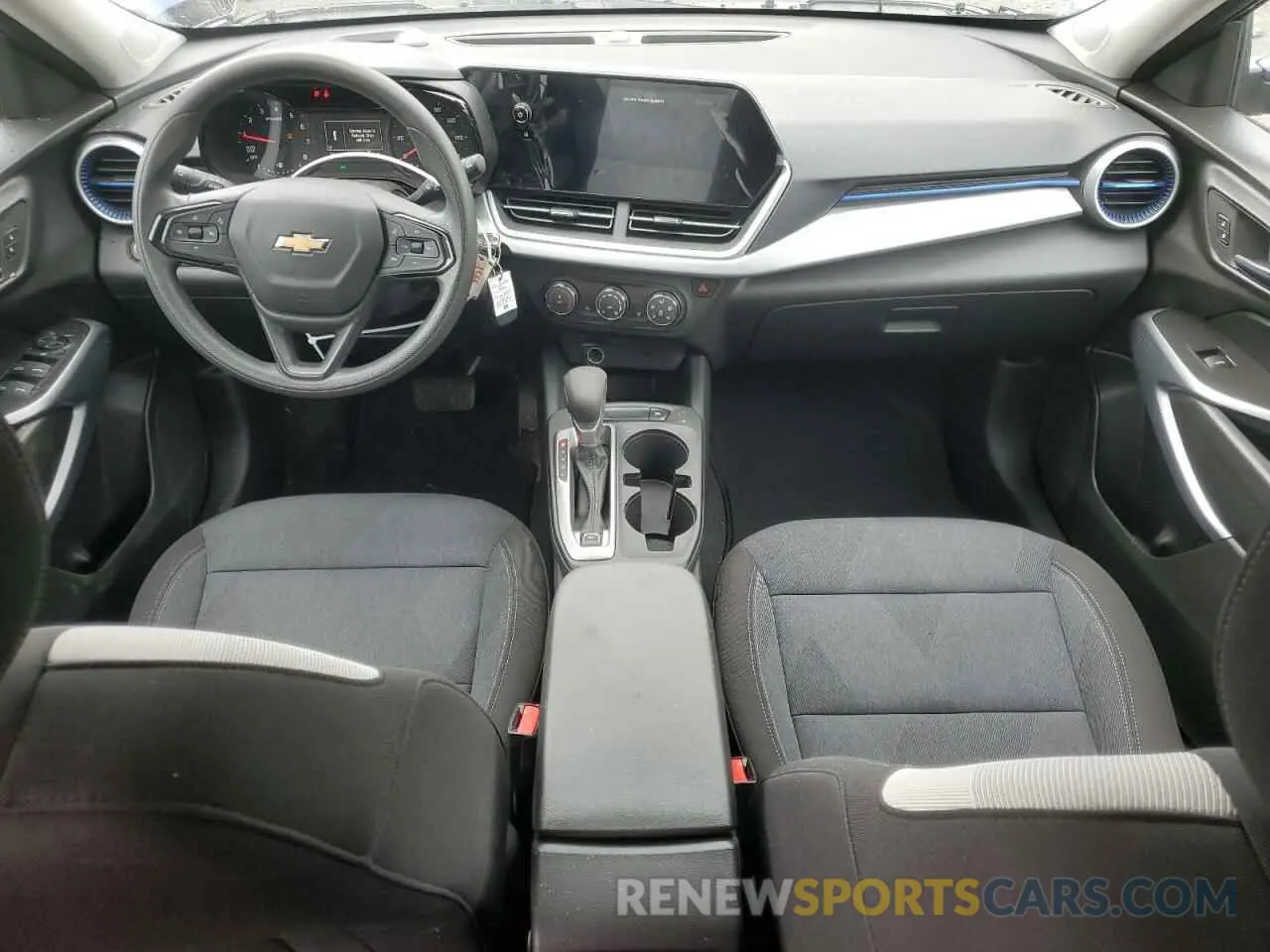 8 Photograph of a damaged car KL77LFE2XRC142691 CHEVROLET TRAX 2024