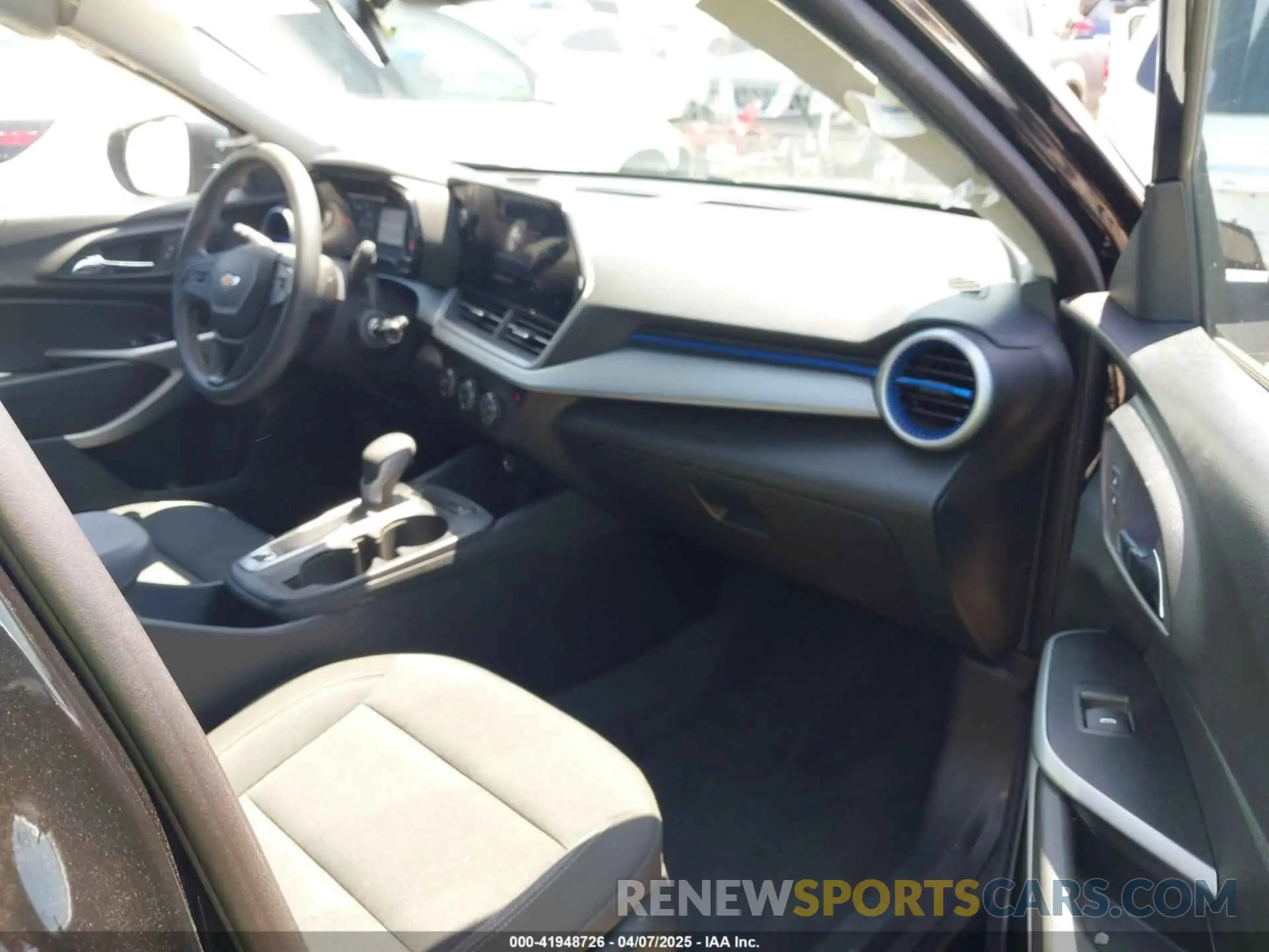 5 Photograph of a damaged car KL77LFE2XRC189008 CHEVROLET TRAX 2024