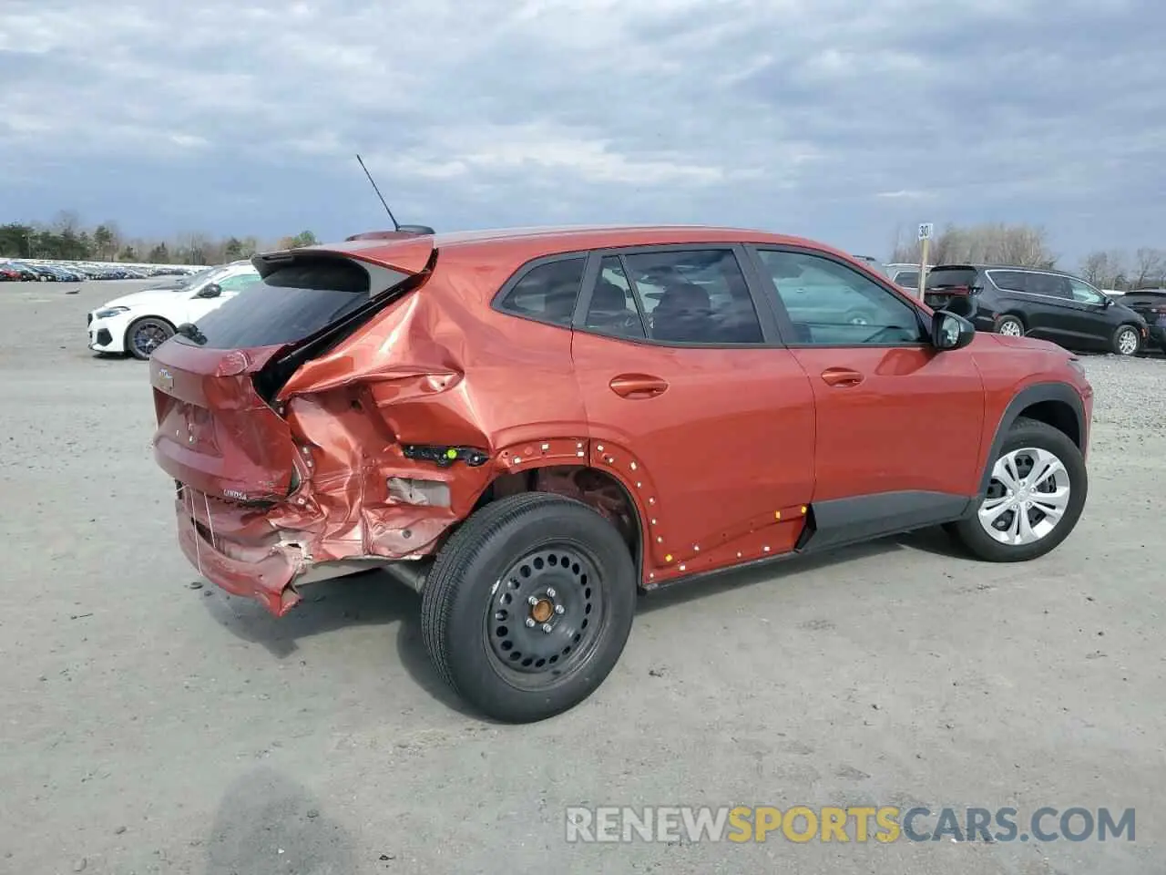 3 Фотография поврежденного автомобиля KL77LFE2XRC217759 CHEVROLET TRAX 2024