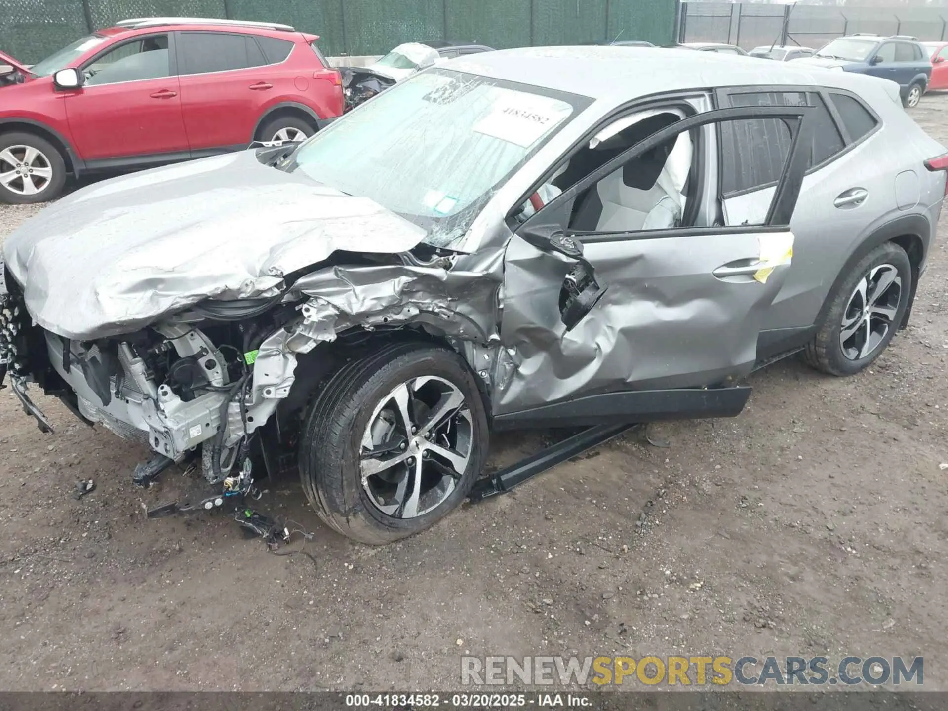 2 Фотография поврежденного автомобиля KL77LGE21RC152404 CHEVROLET TRAX 2024
