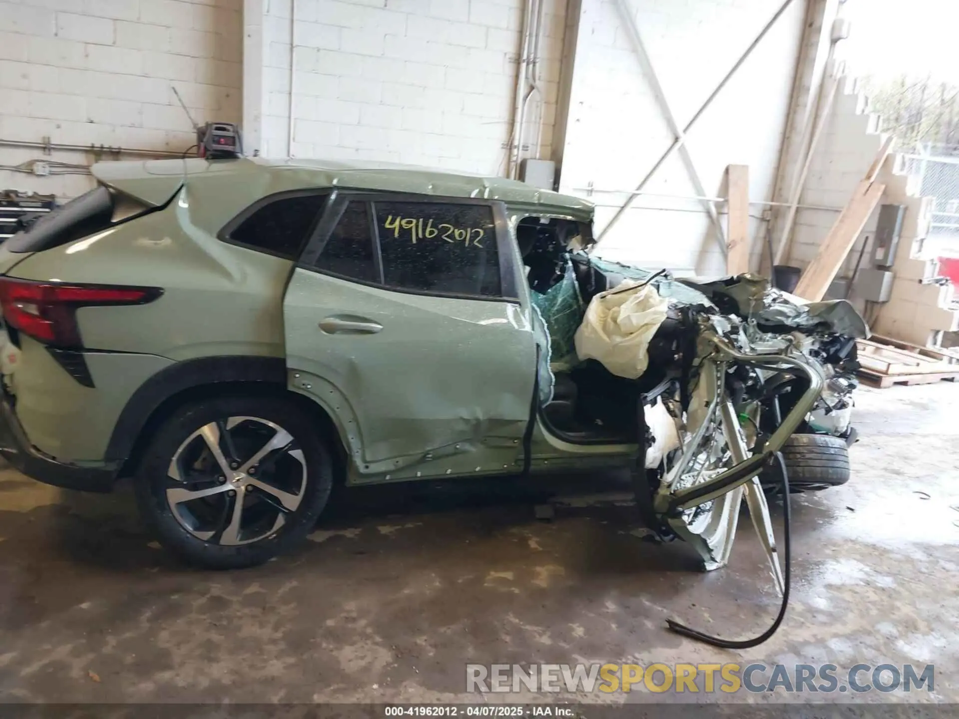 12 Photograph of a damaged car KL77LGE22RC137877 CHEVROLET TRAX 2024