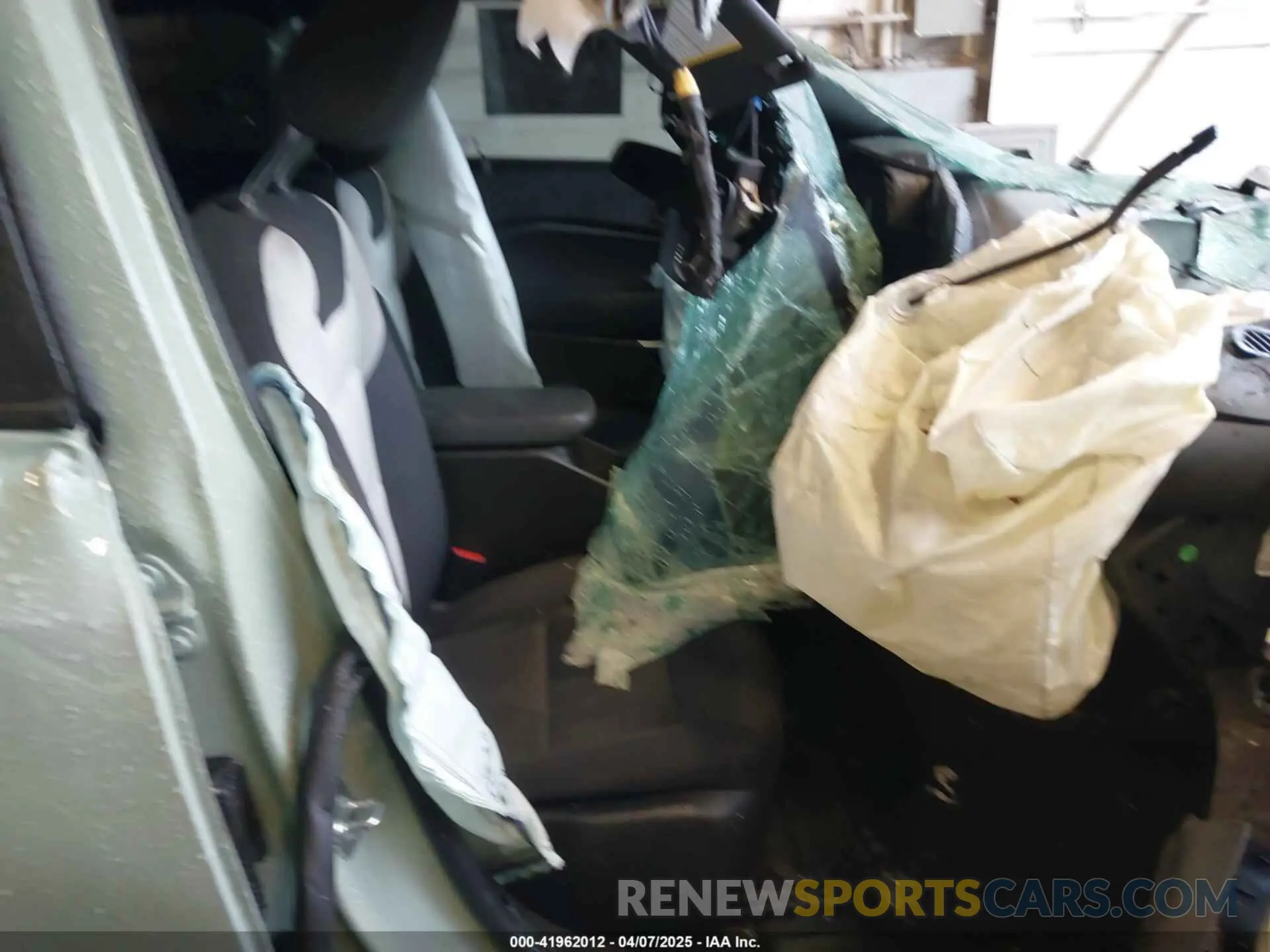 5 Photograph of a damaged car KL77LGE22RC137877 CHEVROLET TRAX 2024