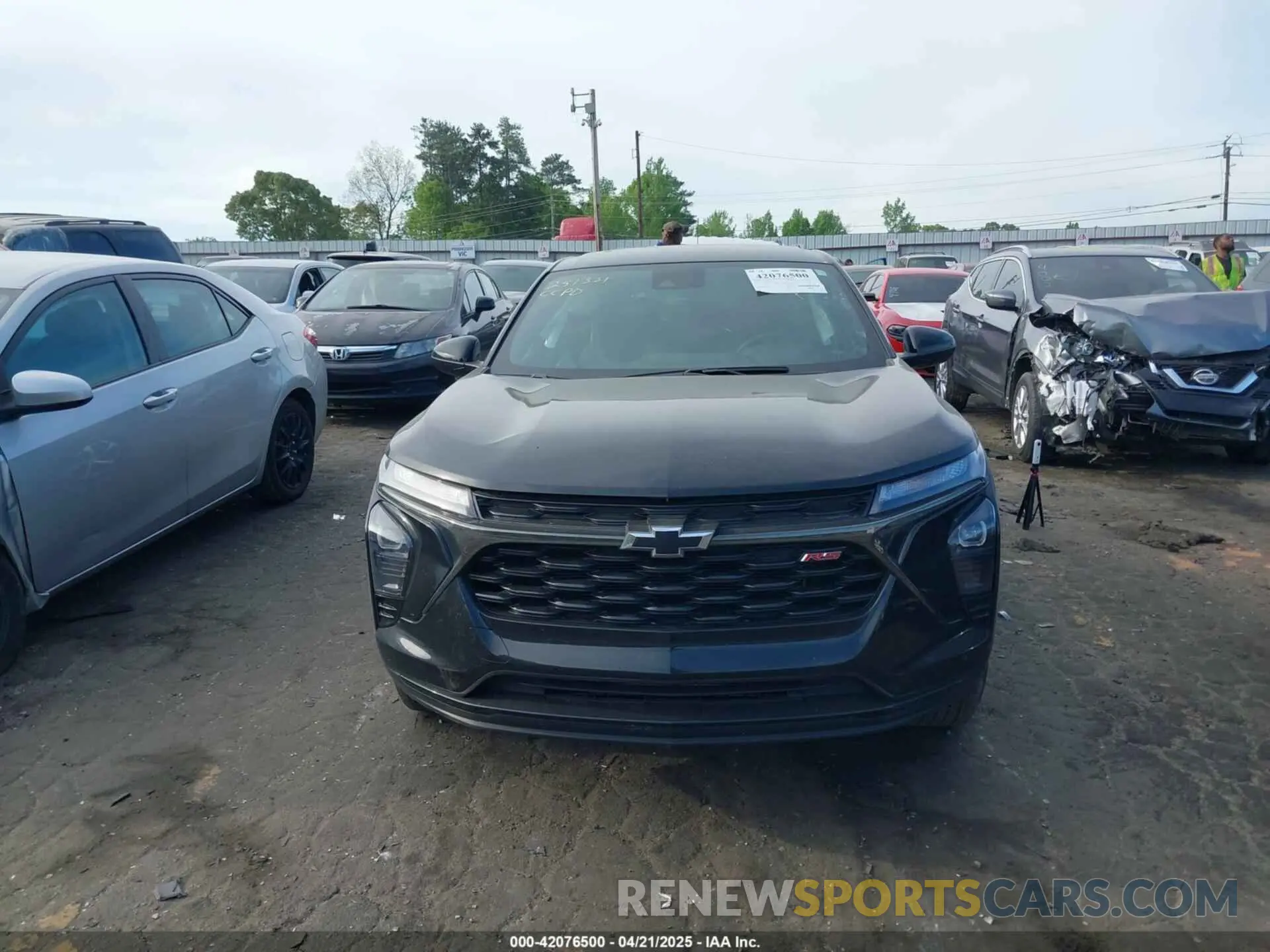 12 Фотография поврежденного автомобиля KL77LGE22RC223836 CHEVROLET TRAX 2024
