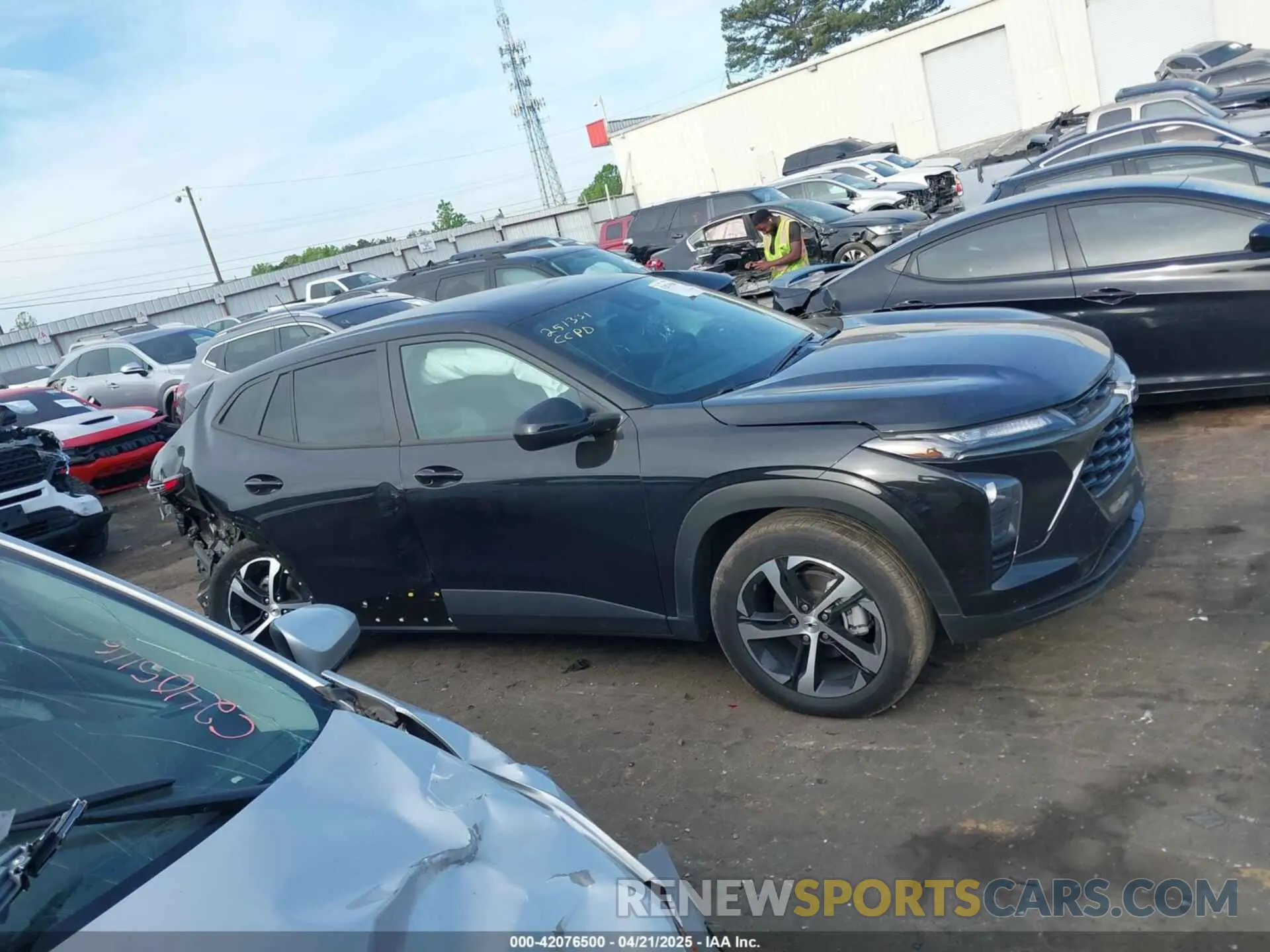 13 Фотография поврежденного автомобиля KL77LGE22RC223836 CHEVROLET TRAX 2024