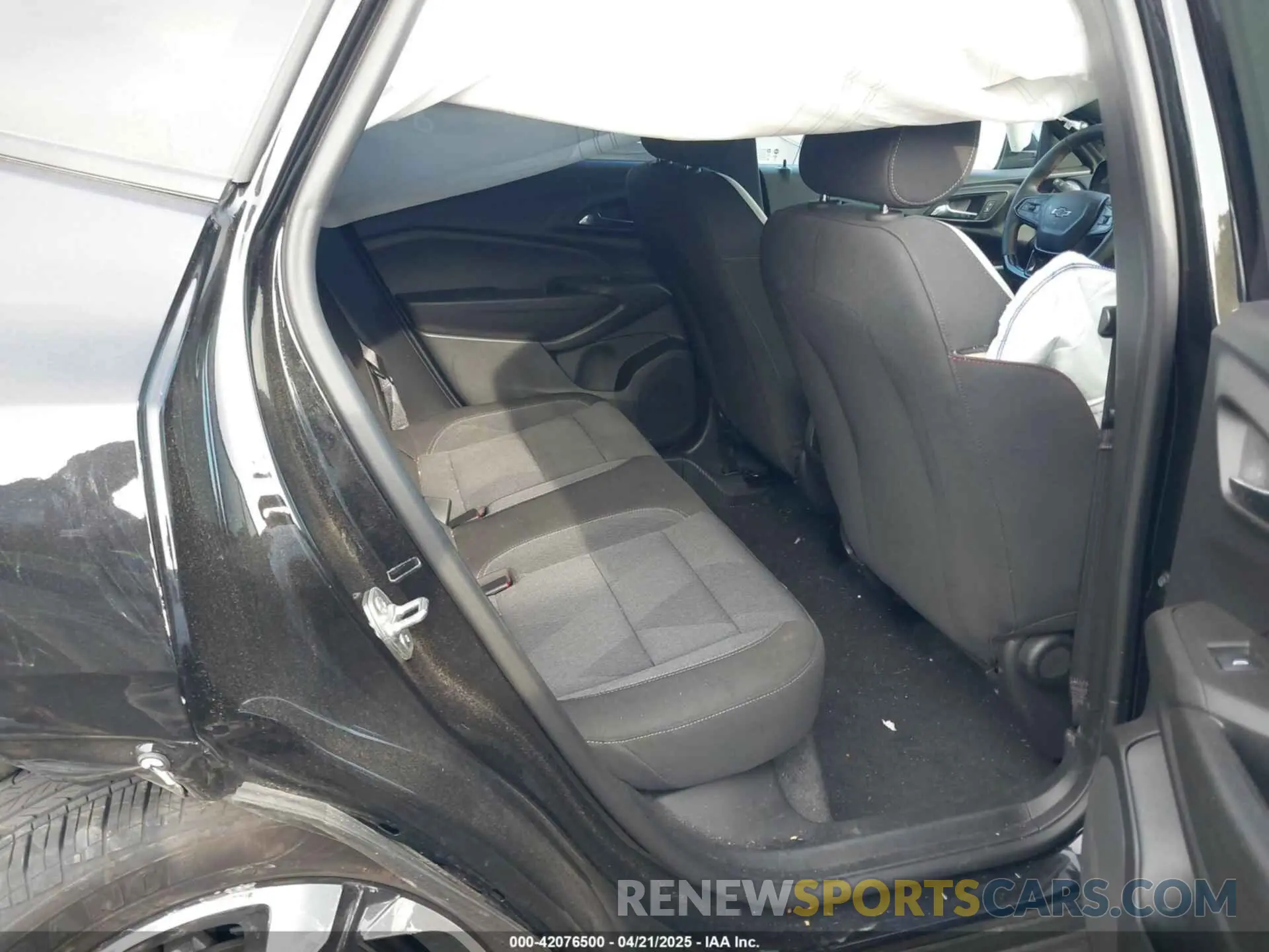 8 Фотография поврежденного автомобиля KL77LGE22RC223836 CHEVROLET TRAX 2024