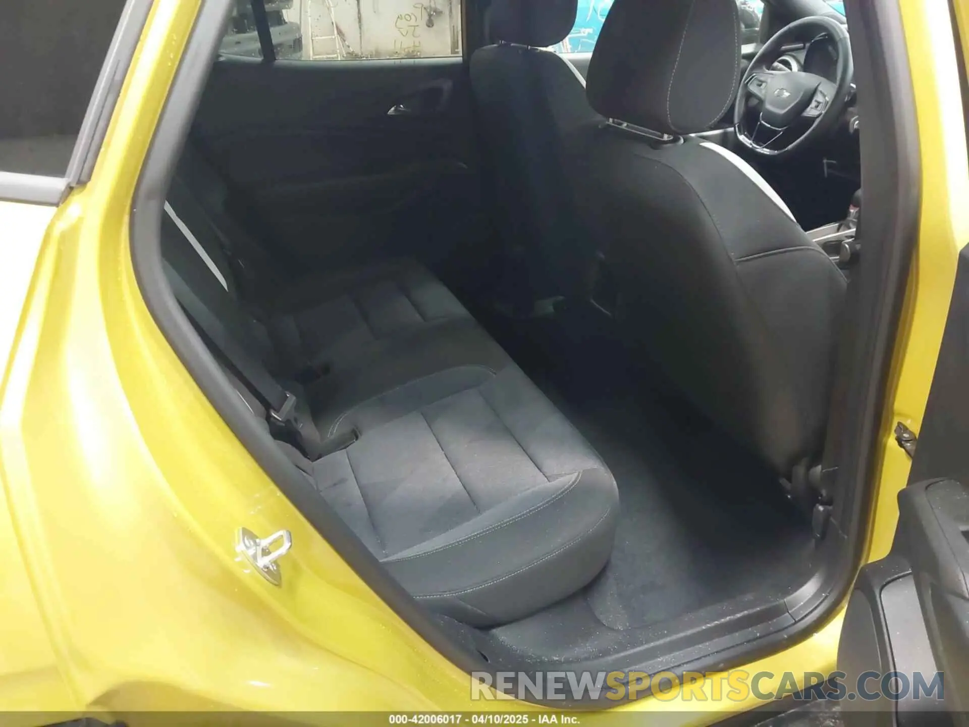 8 Photograph of a damaged car KL77LGE23RC068620 CHEVROLET TRAX 2024
