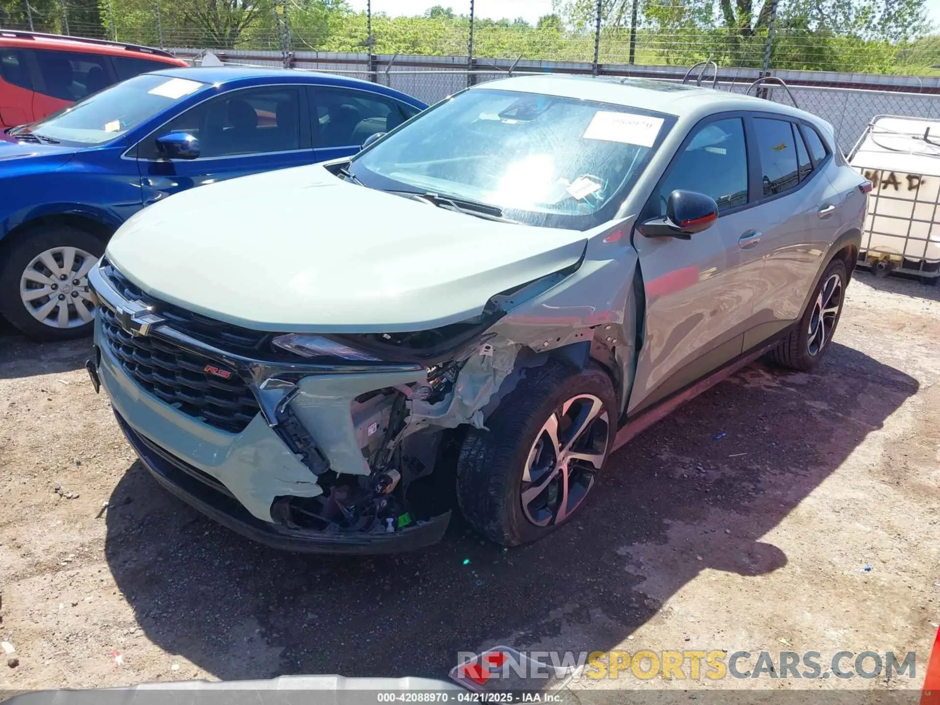2 Фотография поврежденного автомобиля KL77LGE23RC090973 CHEVROLET TRAX 2024