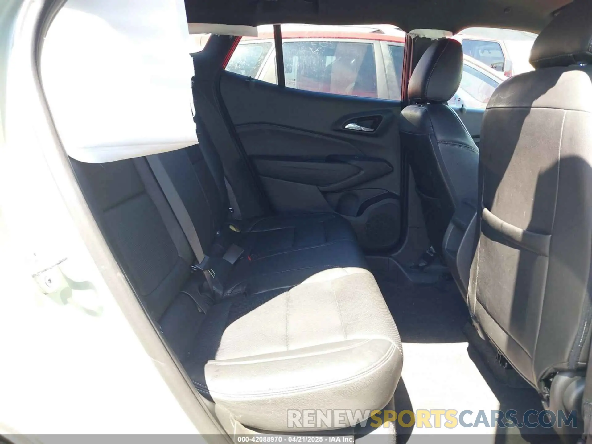 8 Фотография поврежденного автомобиля KL77LGE23RC090973 CHEVROLET TRAX 2024