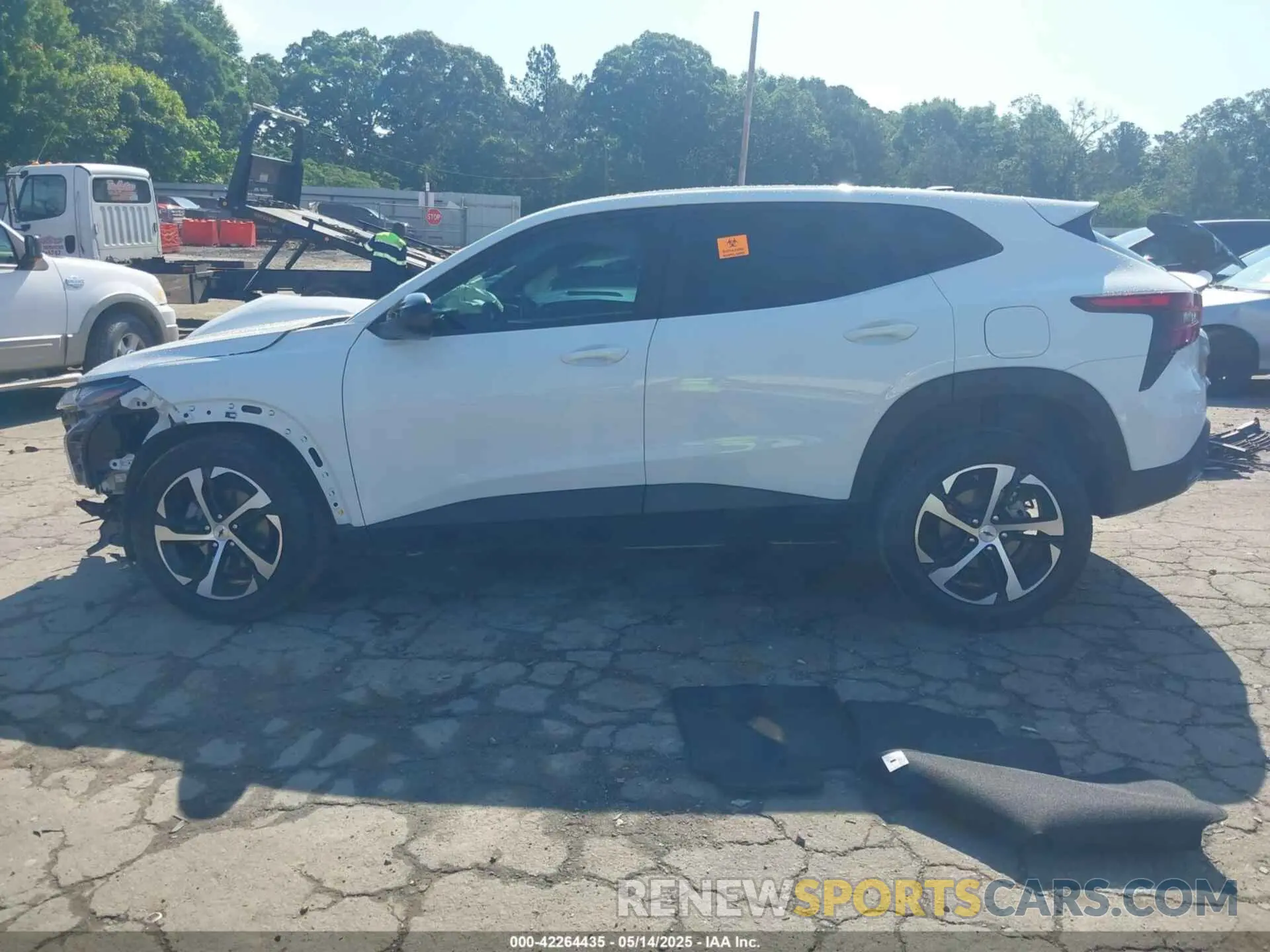 14 Photograph of a damaged car KL77LGE23RC194203 CHEVROLET TRAX 2024