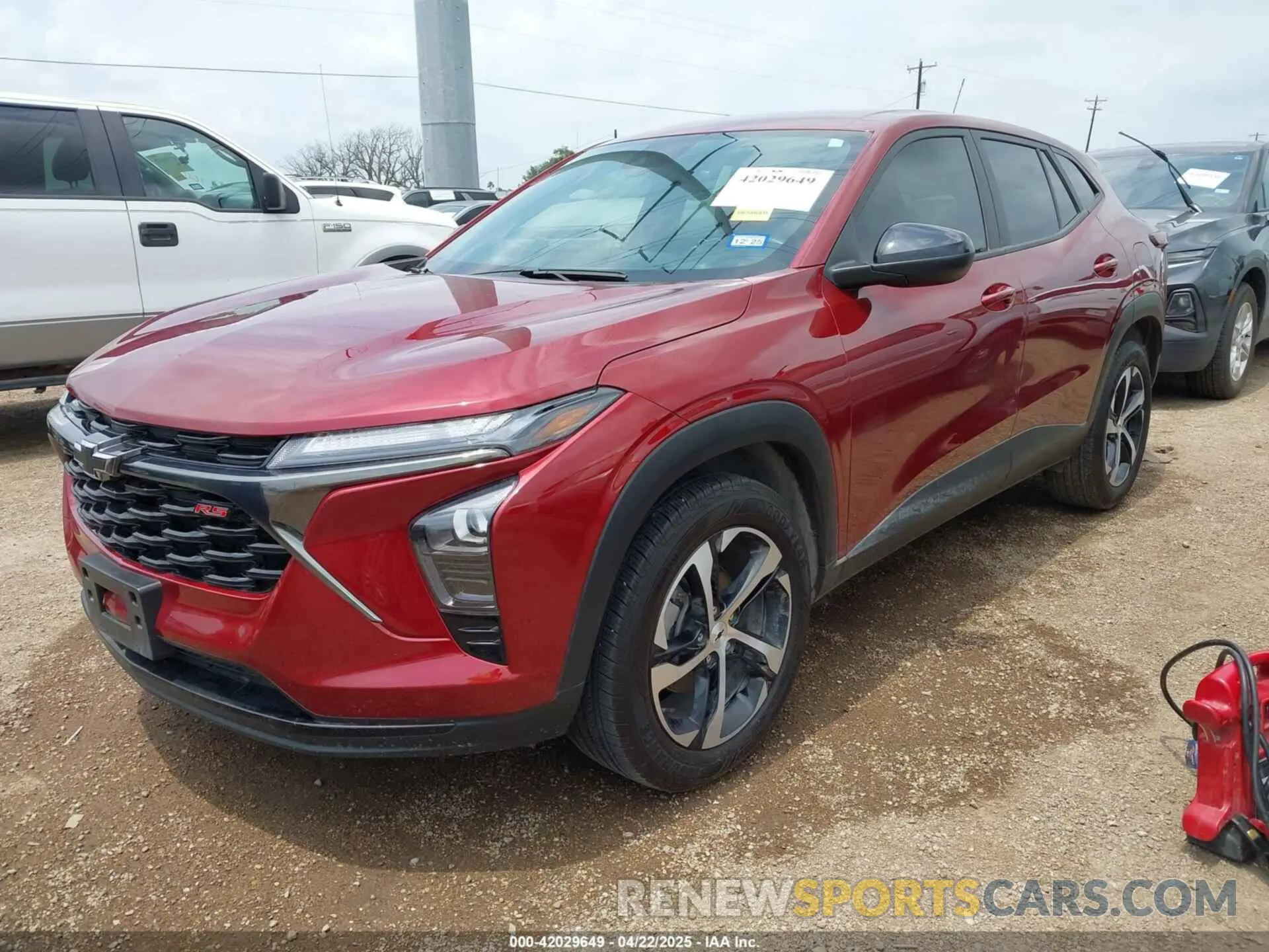 2 Фотография поврежденного автомобиля KL77LGE24RC145334 CHEVROLET TRAX 2024
