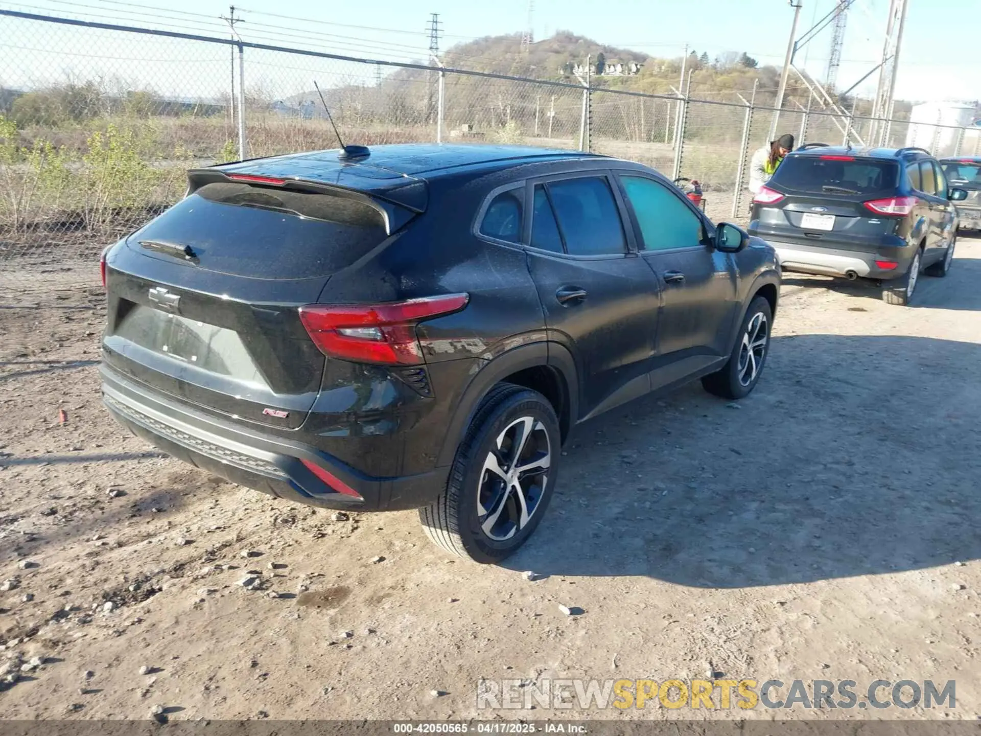 4 Фотография поврежденного автомобиля KL77LGE24RC154356 CHEVROLET TRAX 2024