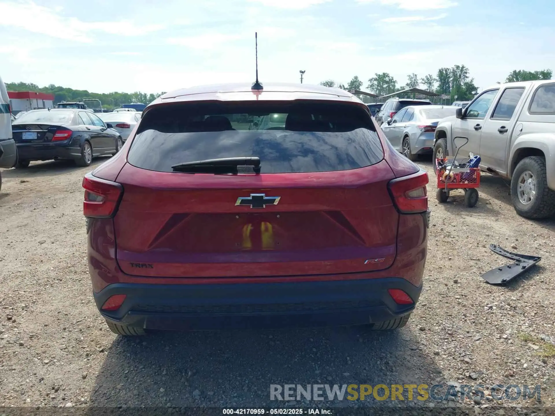 17 Photograph of a damaged car KL77LGE25RC008564 CHEVROLET TRAX 2024