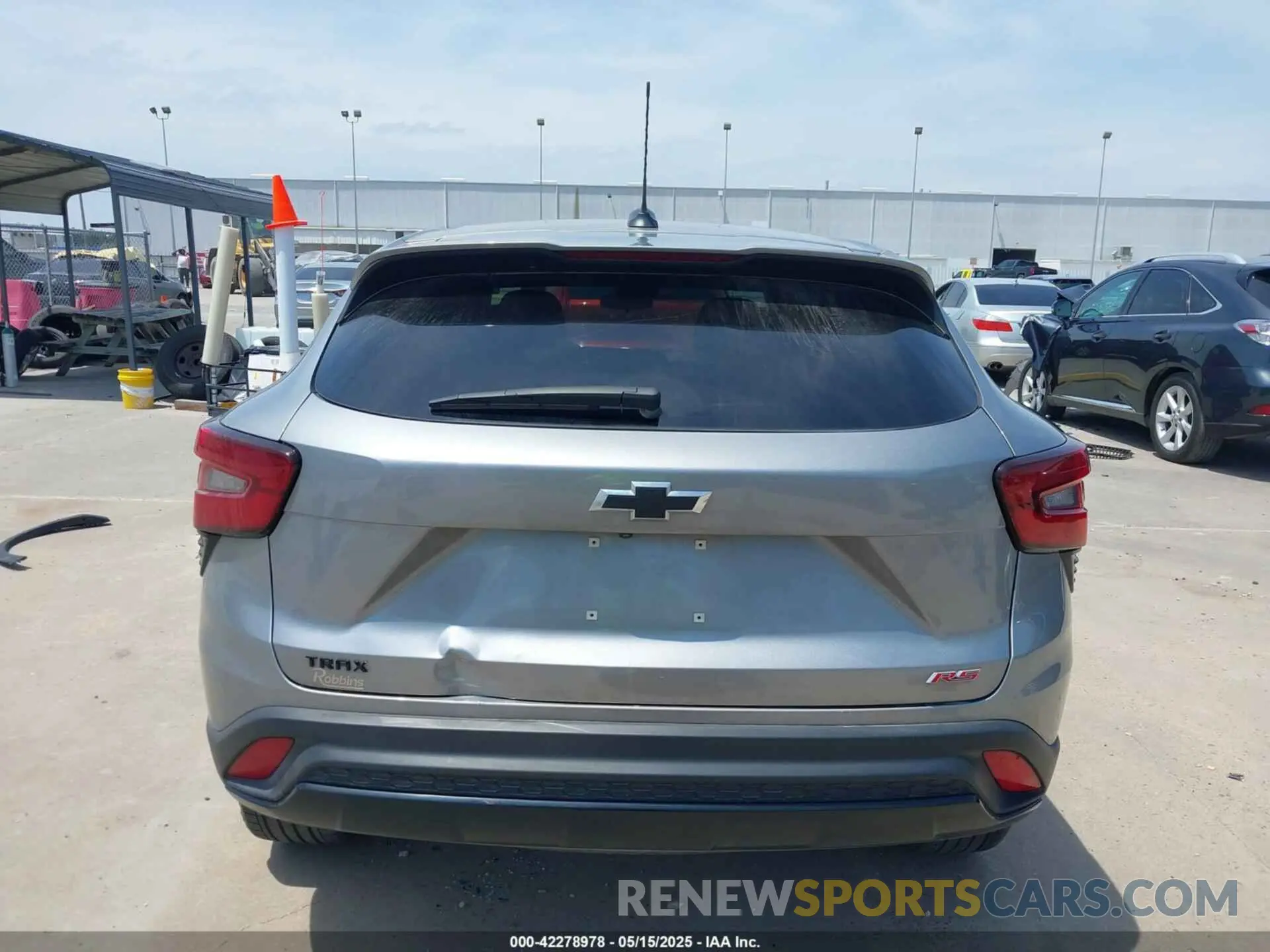 17 Photograph of a damaged car KL77LGE27RC111503 CHEVROLET TRAX 2024