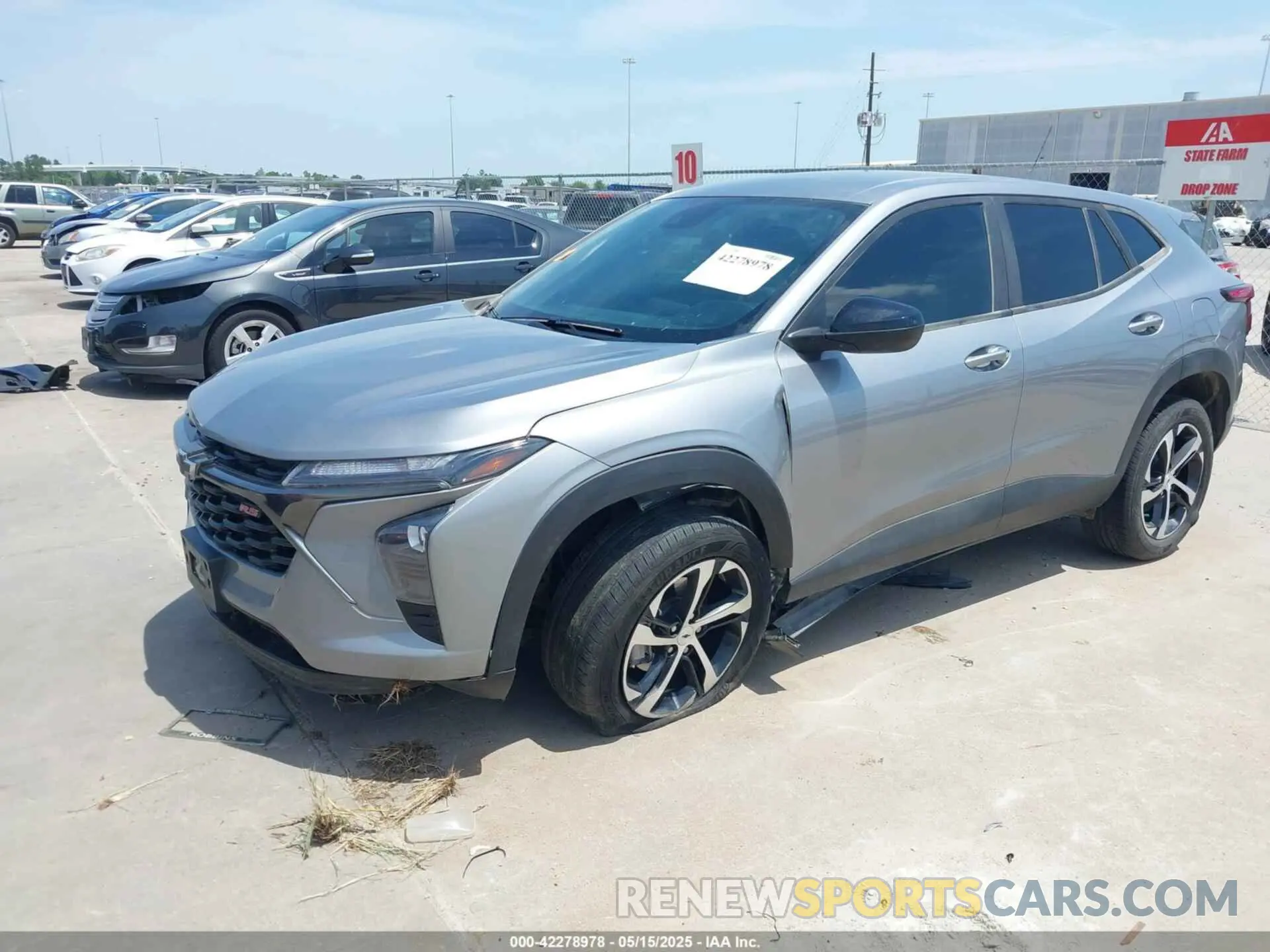 2 Photograph of a damaged car KL77LGE27RC111503 CHEVROLET TRAX 2024