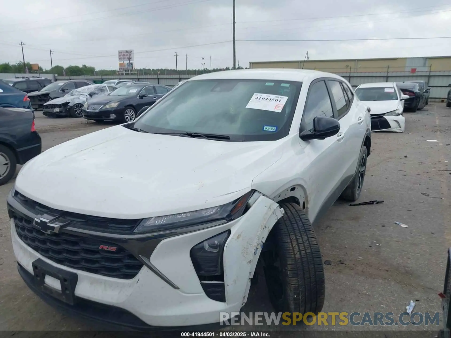 2 Фотография поврежденного автомобиля KL77LGE28RC139620 CHEVROLET TRAX 2024