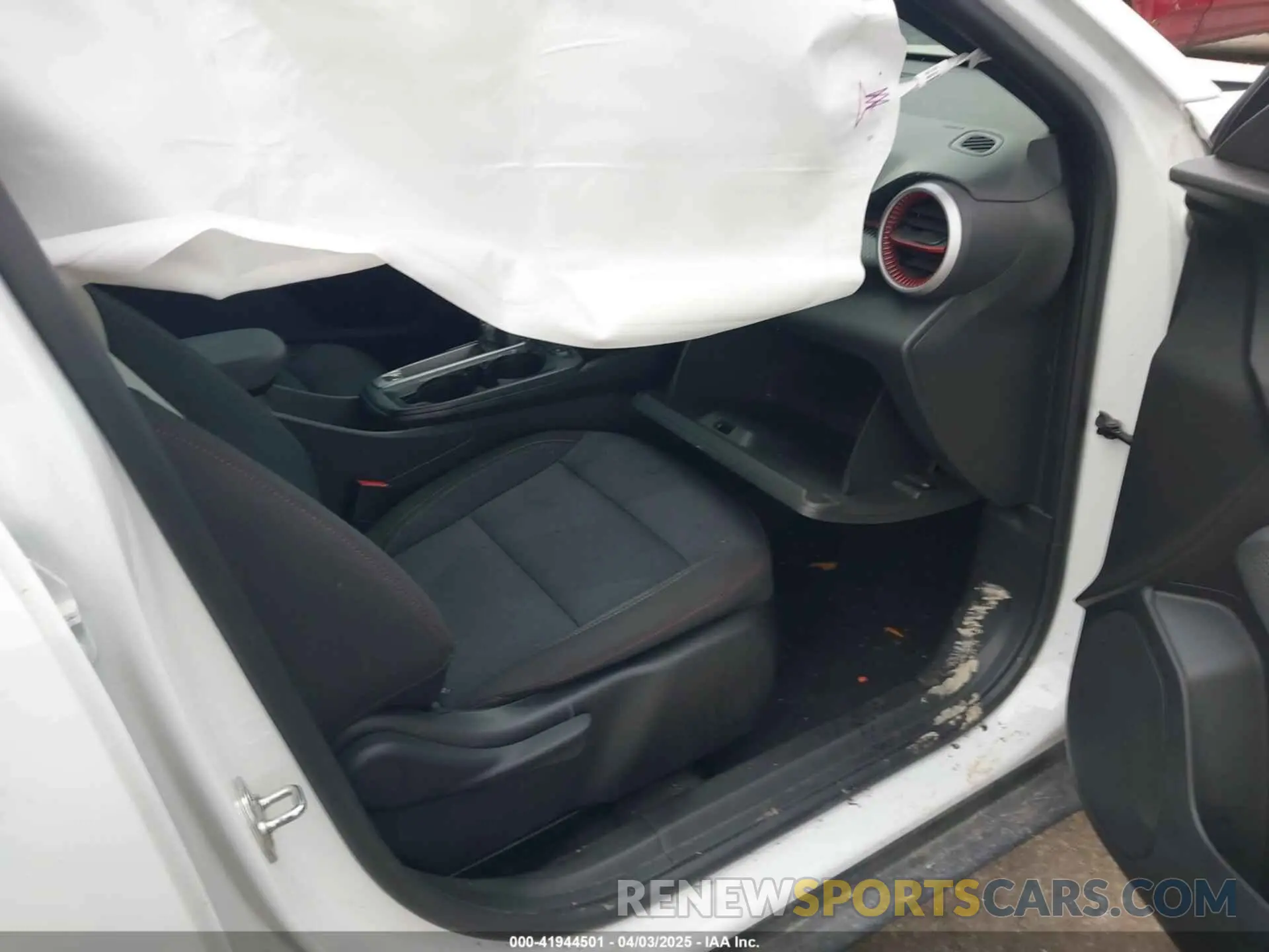 5 Фотография поврежденного автомобиля KL77LGE28RC139620 CHEVROLET TRAX 2024
