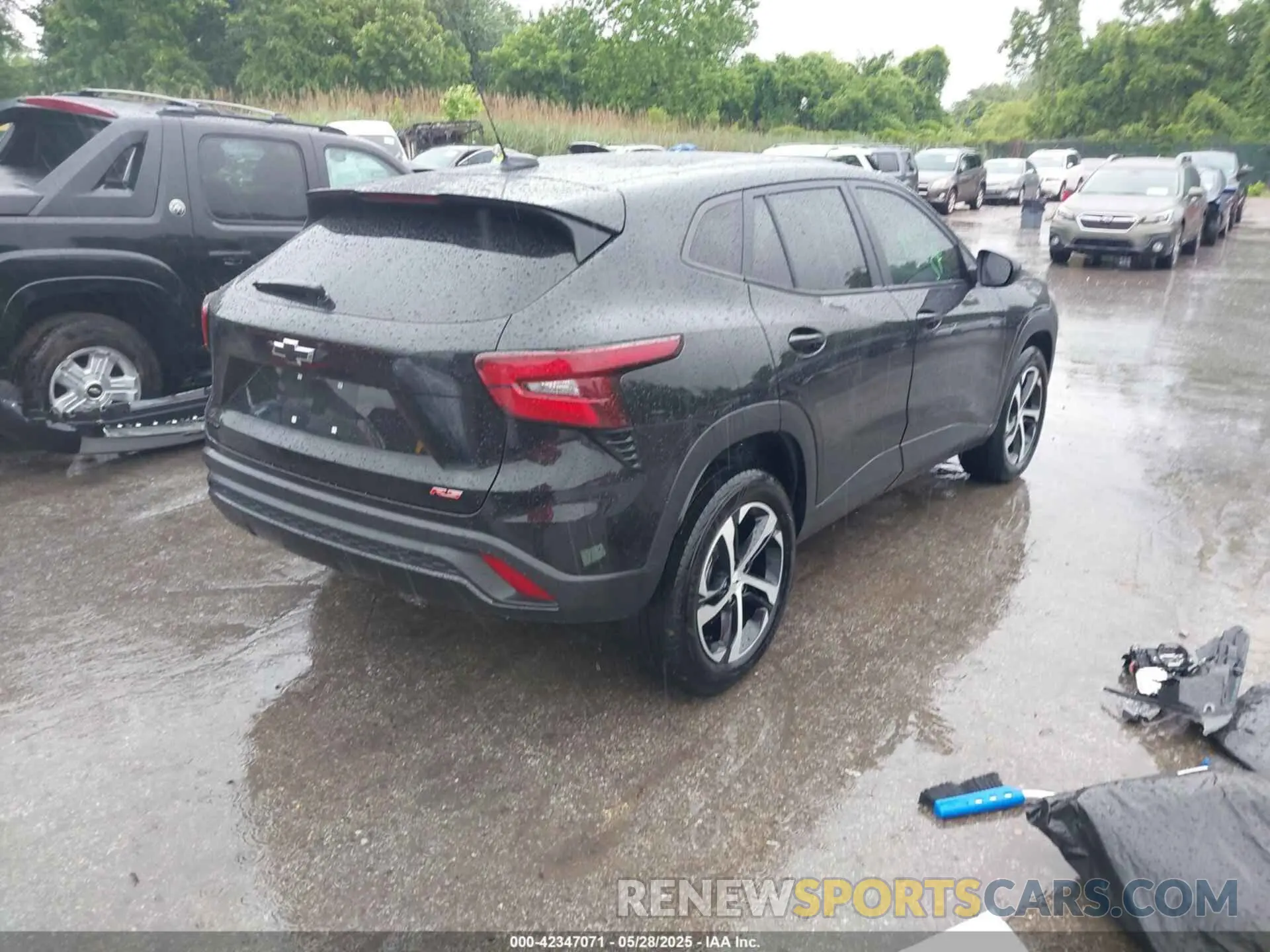 4 Photograph of a damaged car KL77LGE29RC185246 CHEVROLET TRAX 2024