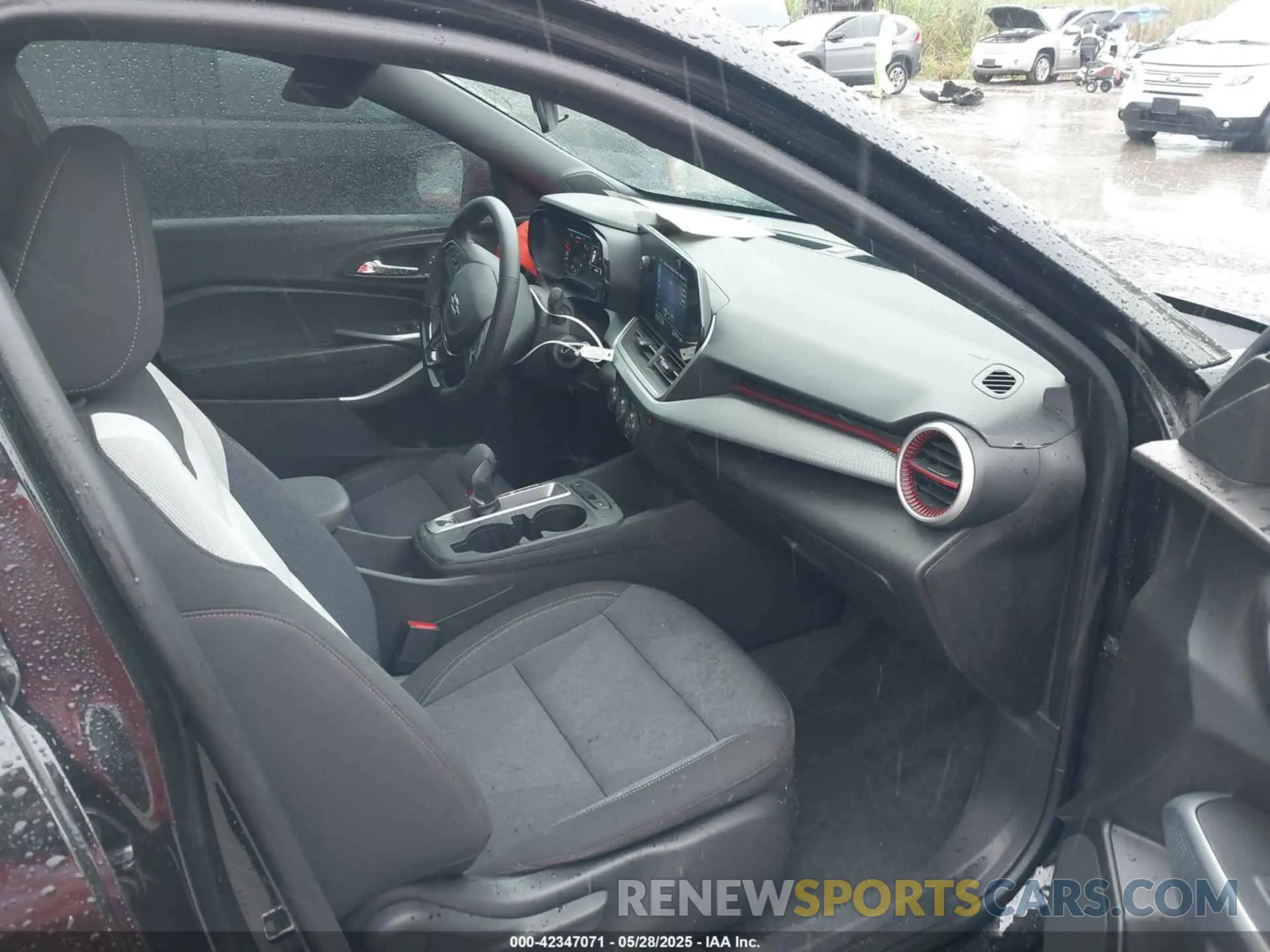 5 Photograph of a damaged car KL77LGE29RC185246 CHEVROLET TRAX 2024
