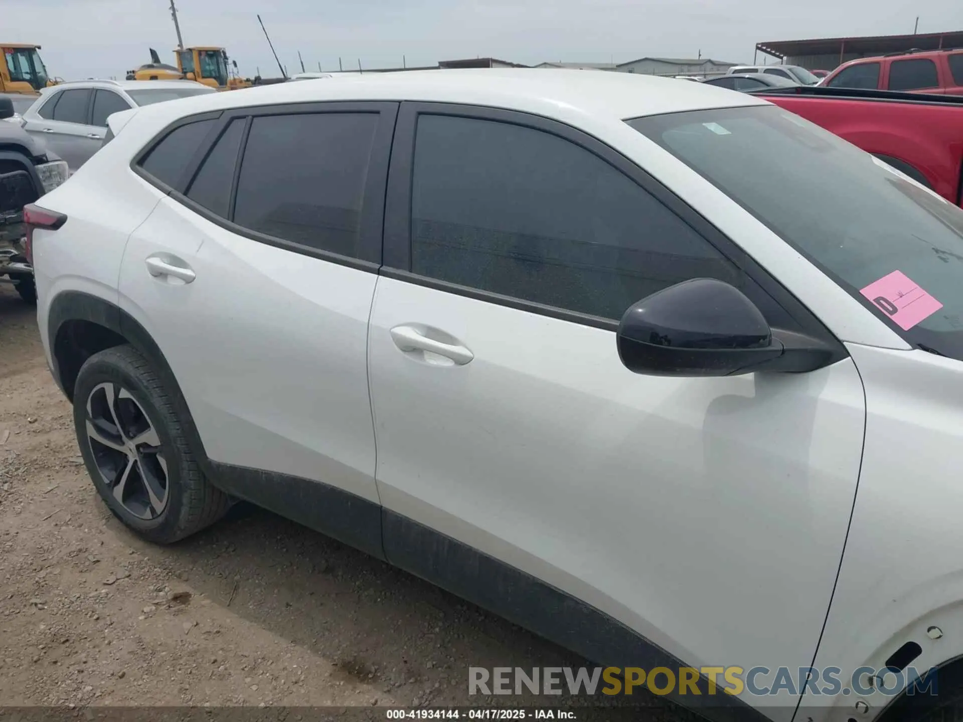 12 Фотография поврежденного автомобиля KL77LGE2XRC048722 CHEVROLET TRAX 2024