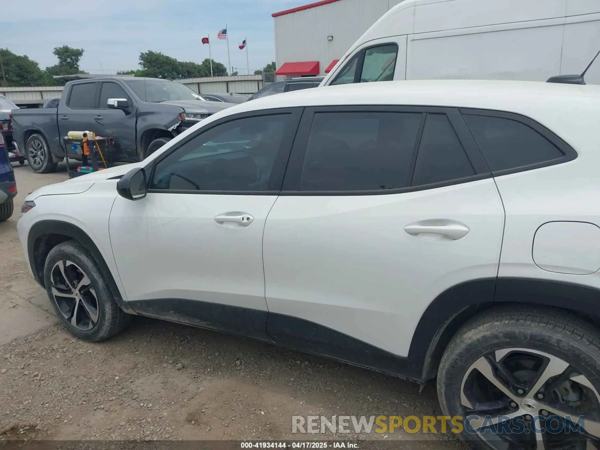 13 Фотография поврежденного автомобиля KL77LGE2XRC048722 CHEVROLET TRAX 2024
