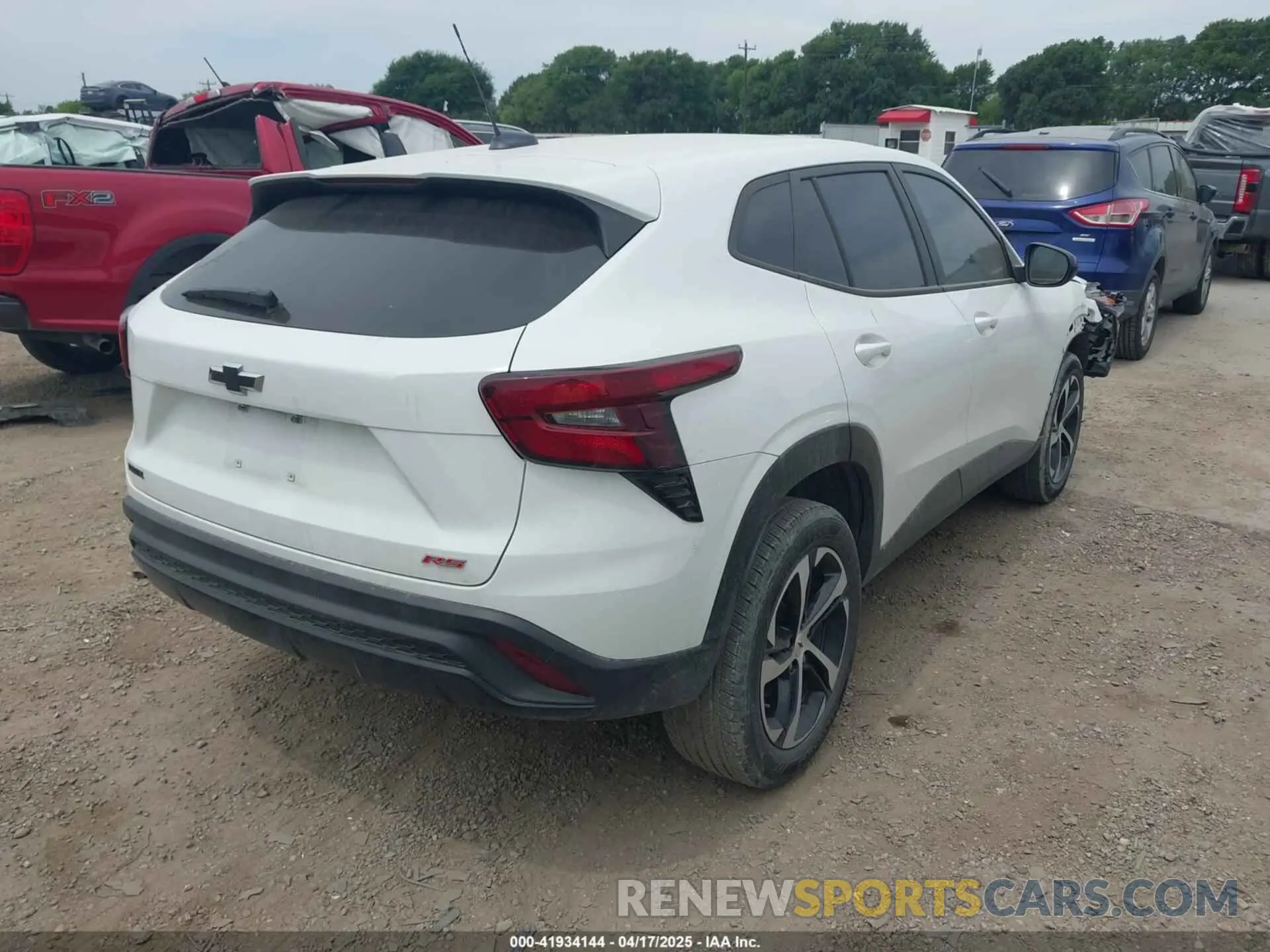 4 Фотография поврежденного автомобиля KL77LGE2XRC048722 CHEVROLET TRAX 2024