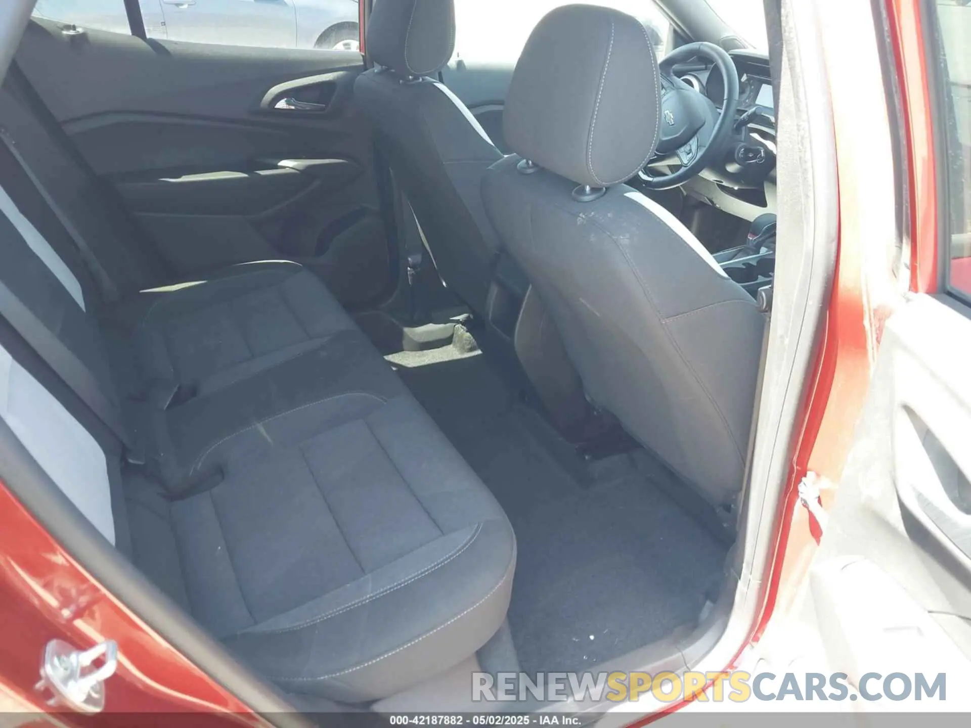 8 Photograph of a damaged car KL77LGE2XRC117439 CHEVROLET TRAX 2024