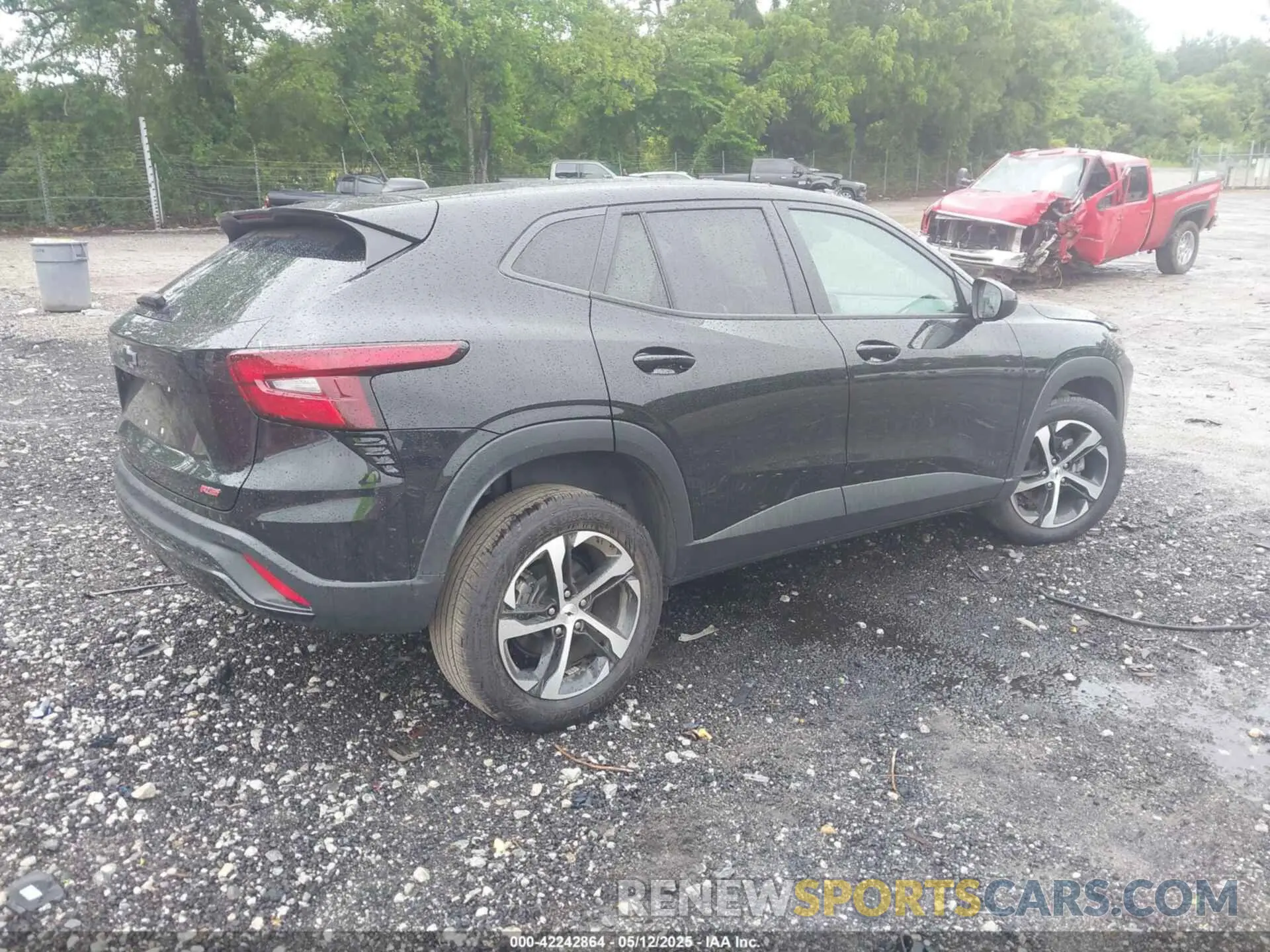4 Photograph of a damaged car KL77LGE2XRC151042 CHEVROLET TRAX 2024
