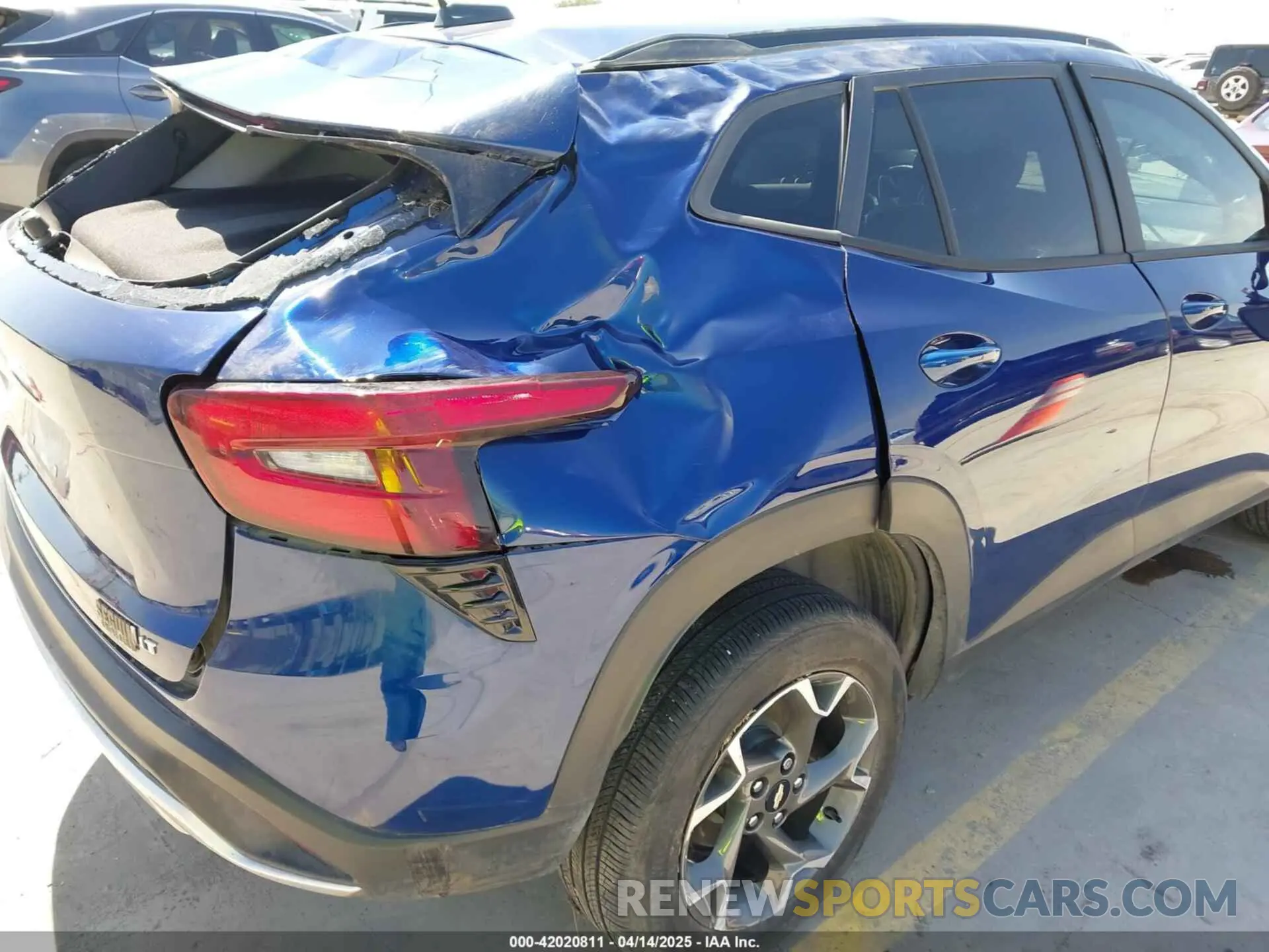 13 Фотография поврежденного автомобиля KL77LHE20RC030428 CHEVROLET TRAX 2024