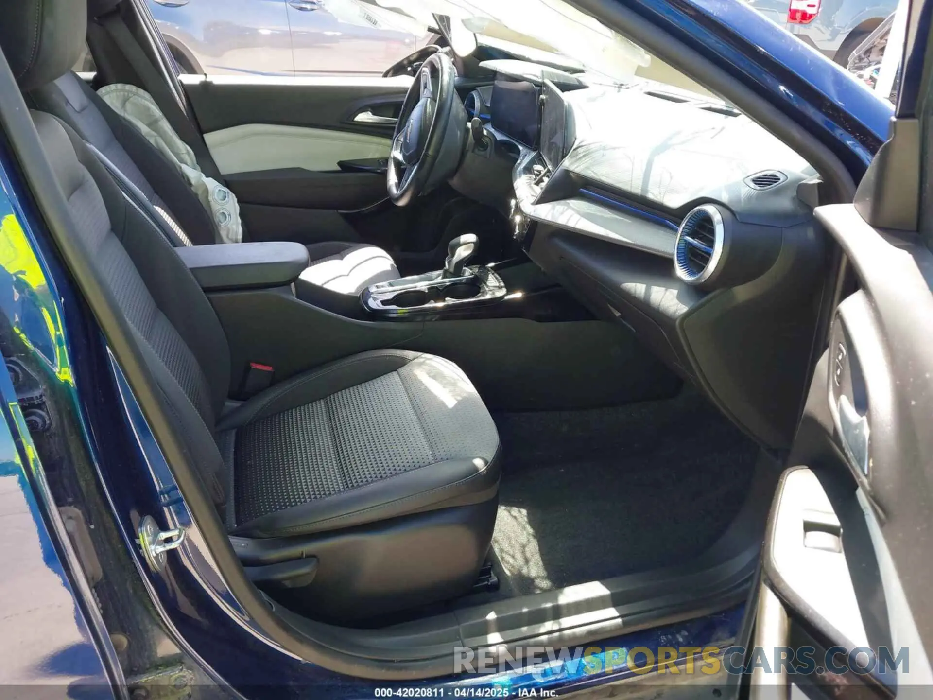 5 Фотография поврежденного автомобиля KL77LHE20RC030428 CHEVROLET TRAX 2024
