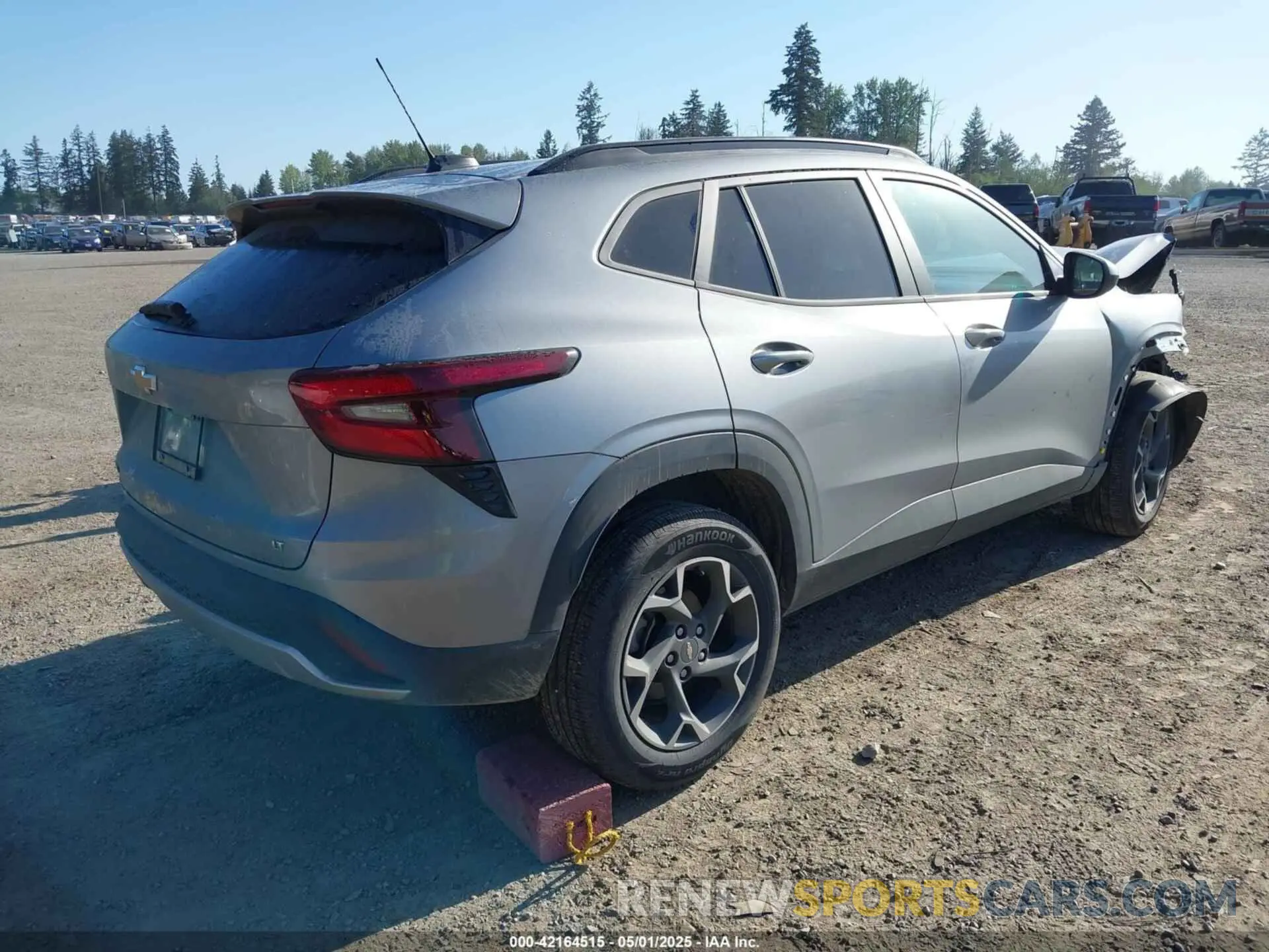 4 Photograph of a damaged car KL77LHE20RC243606 CHEVROLET TRAX 2024