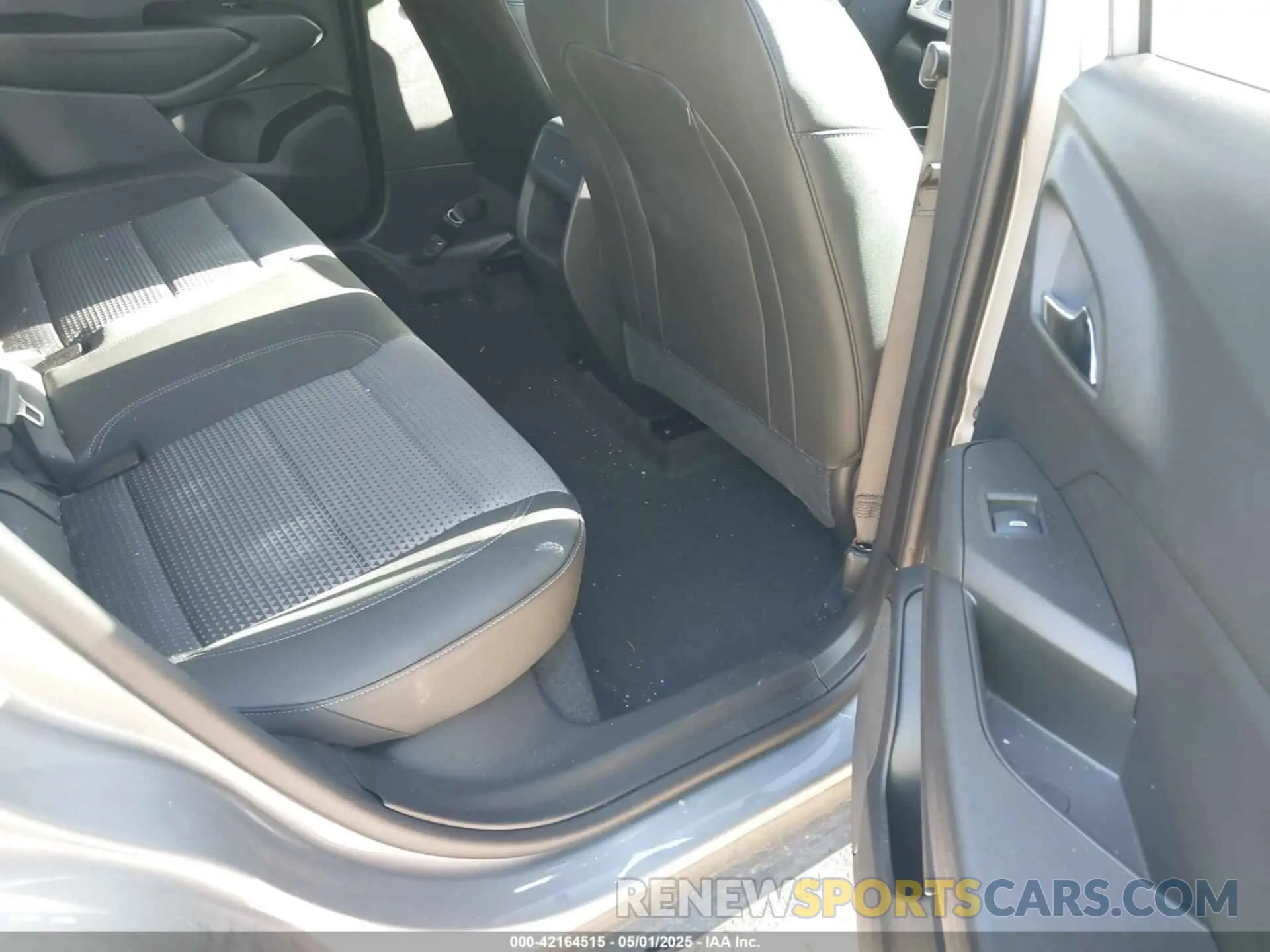 8 Photograph of a damaged car KL77LHE20RC243606 CHEVROLET TRAX 2024