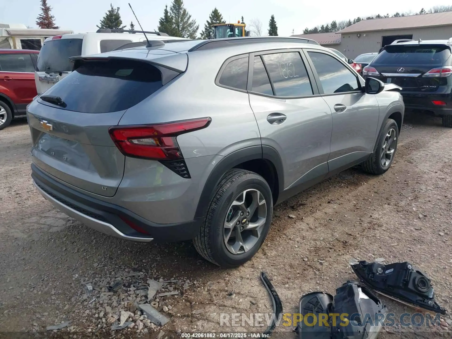 4 Фотография поврежденного автомобиля KL77LHE21RC028381 CHEVROLET TRAX 2024