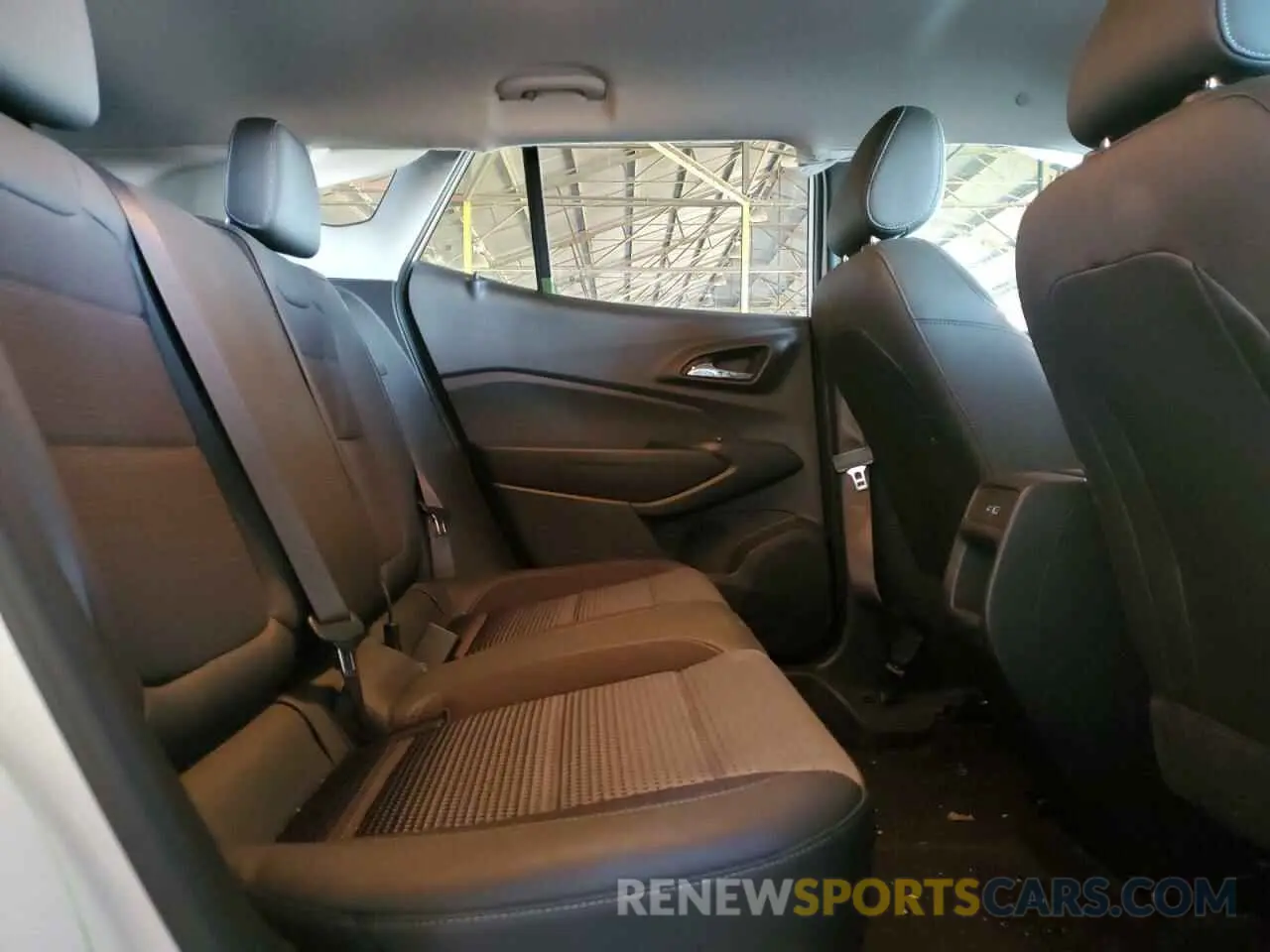 10 Фотография поврежденного автомобиля KL77LHE21RC037596 CHEVROLET TRAX 2024